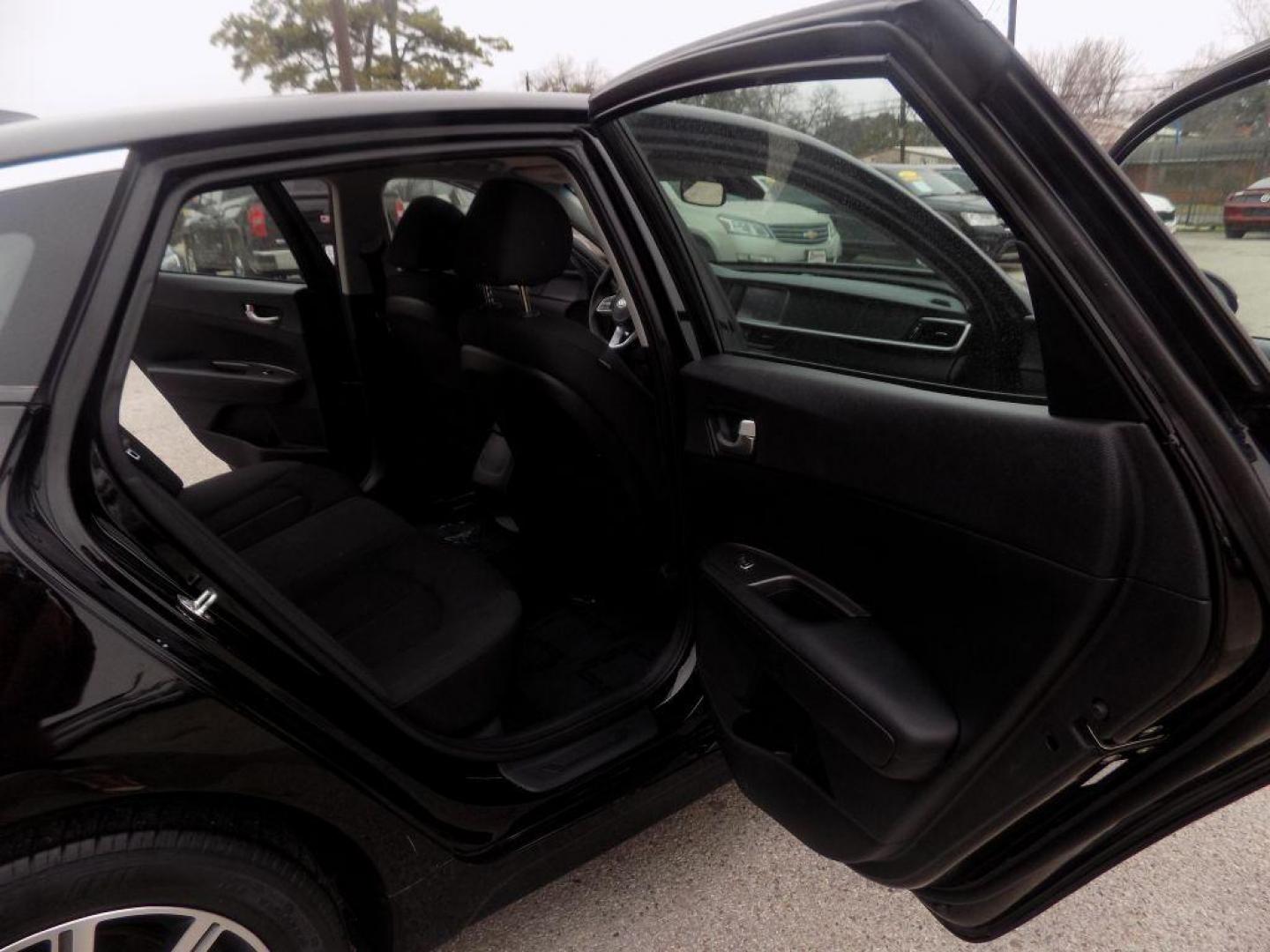 2019 BLACK KIA OPTIMA LX (5XXGT4L38KG) with an 2.4L engine, Automatic transmission, located at 830 E. Canino Rd., Houston, TX, 77037, (281) 405-0440, 38.358219, -81.729942 - Photo#14