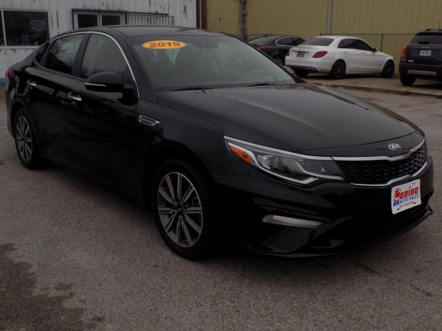 2019 BLACK KIA OPTIMA LX (5XXGT4L38KG) with an 2.4L engine, Automatic transmission, located at 830 E. Canino Rd., Houston, TX, 77037, (281) 405-0440, 38.358219, -81.729942 - Photo#1