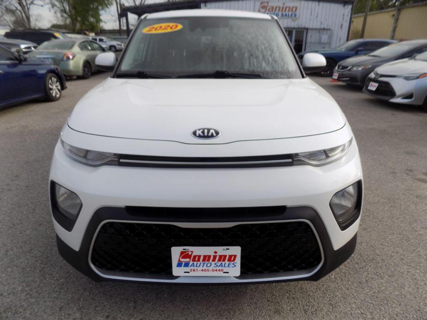2020 WHITE KIA SOUL LX (KNDJ23AUXL7) with an 2.0L engine, Automatic transmission, located at 830 E. Canino Rd., Houston, TX, 77037, (281) 405-0440, 38.358219, -81.729942 - Photo#0