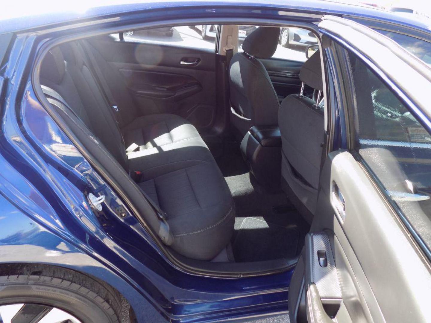 2019 BLUE NISSAN ALTIMA S (1N4BL4BV7KN) with an 2.5L engine, Continuously Variable transmission, located at 830 E. Canino Rd., Houston, TX, 77037, (281) 405-0440, 38.358219, -81.729942 - VENGA A VISITARNOS A CANINO AUTO SALES. ENTRE CAMINANDO Y SALGA MANEJANDO. APROVACION GARANTIZADA CON REQUISITOS MINIMOS! PREGUNTEN POR JESSICA, MAY, O CARRIE PARA SU APROBACION SEGURA. ??830 E CANINO RD HOUSTON TX 77037 ??(281) 405-0440 come visit us today!! walk in/ drive out in minutes! - Photo#10