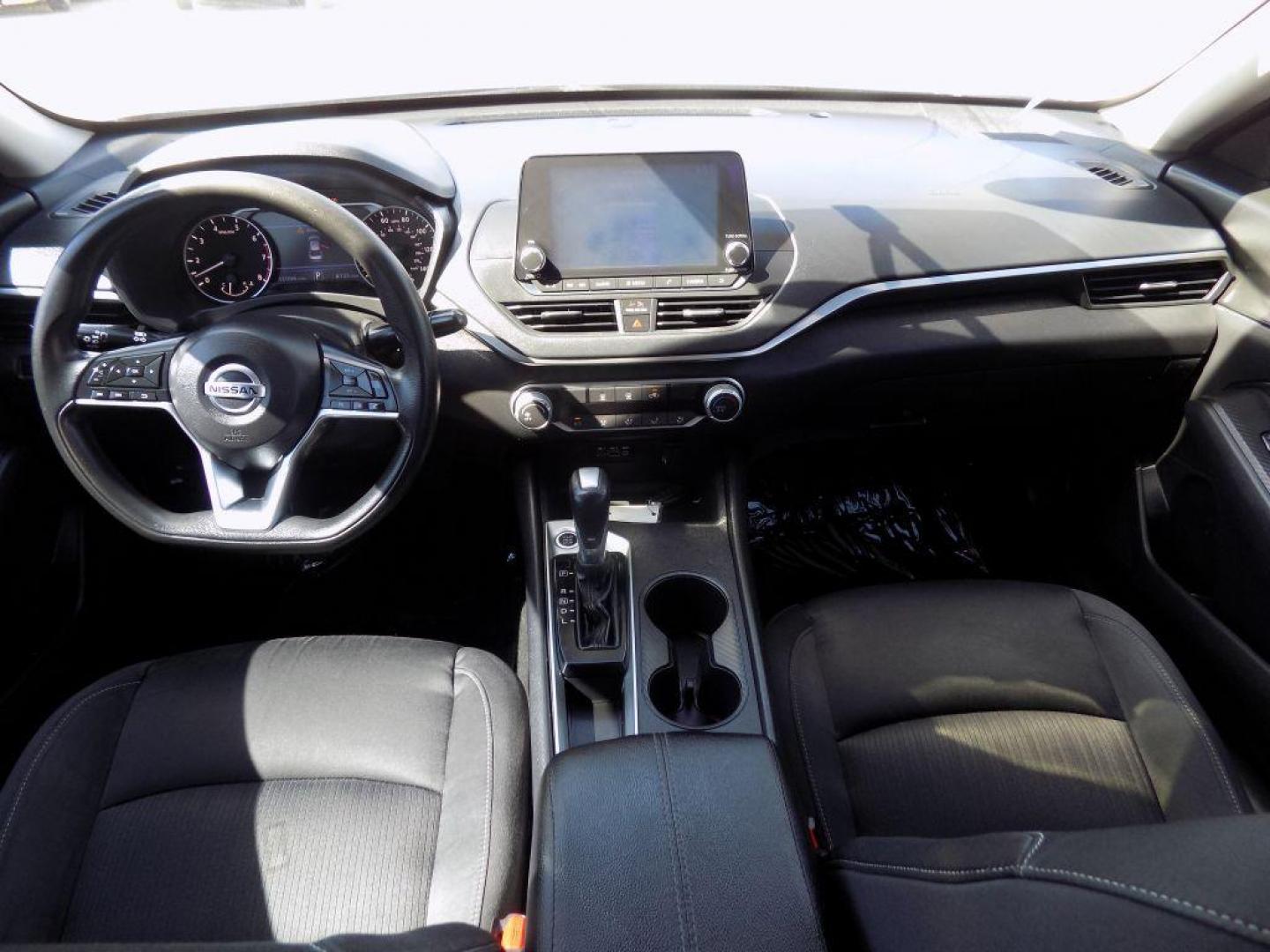 2019 BLUE NISSAN ALTIMA S (1N4BL4BV7KN) with an 2.5L engine, Continuously Variable transmission, located at 830 E. Canino Rd., Houston, TX, 77037, (281) 405-0440, 38.358219, -81.729942 - VENGA A VISITARNOS A CANINO AUTO SALES. ENTRE CAMINANDO Y SALGA MANEJANDO. APROVACION GARANTIZADA CON REQUISITOS MINIMOS! PREGUNTEN POR JESSICA, MAY, O CARRIE PARA SU APROBACION SEGURA. ??830 E CANINO RD HOUSTON TX 77037 ??(281) 405-0440 come visit us today!! walk in/ drive out in minutes! - Photo#15