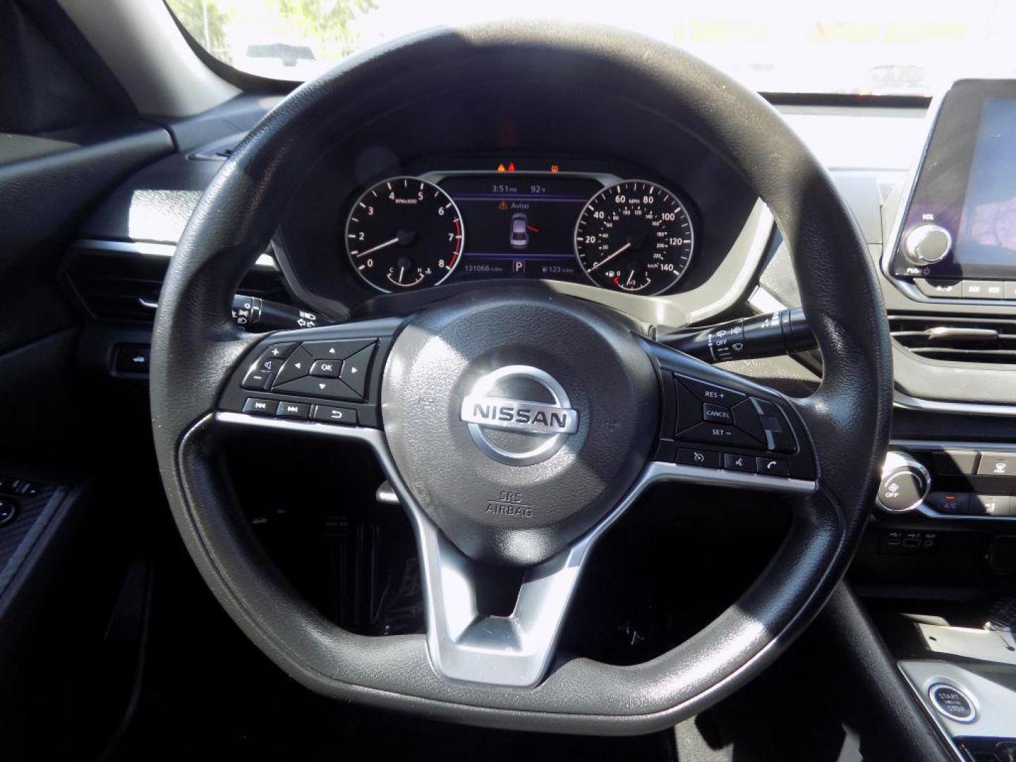 2019 BLUE NISSAN ALTIMA S (1N4BL4BV7KN) with an 2.5L engine, Continuously Variable transmission, located at 830 E. Canino Rd., Houston, TX, 77037, (281) 405-0440, 38.358219, -81.729942 - VENGA A VISITARNOS A CANINO AUTO SALES. ENTRE CAMINANDO Y SALGA MANEJANDO. APROVACION GARANTIZADA CON REQUISITOS MINIMOS! PREGUNTEN POR JESSICA, MAY, O CARRIE PARA SU APROBACION SEGURA. ??830 E CANINO RD HOUSTON TX 77037 ??(281) 405-0440 come visit us today!! walk in/ drive out in minutes! - Photo#16