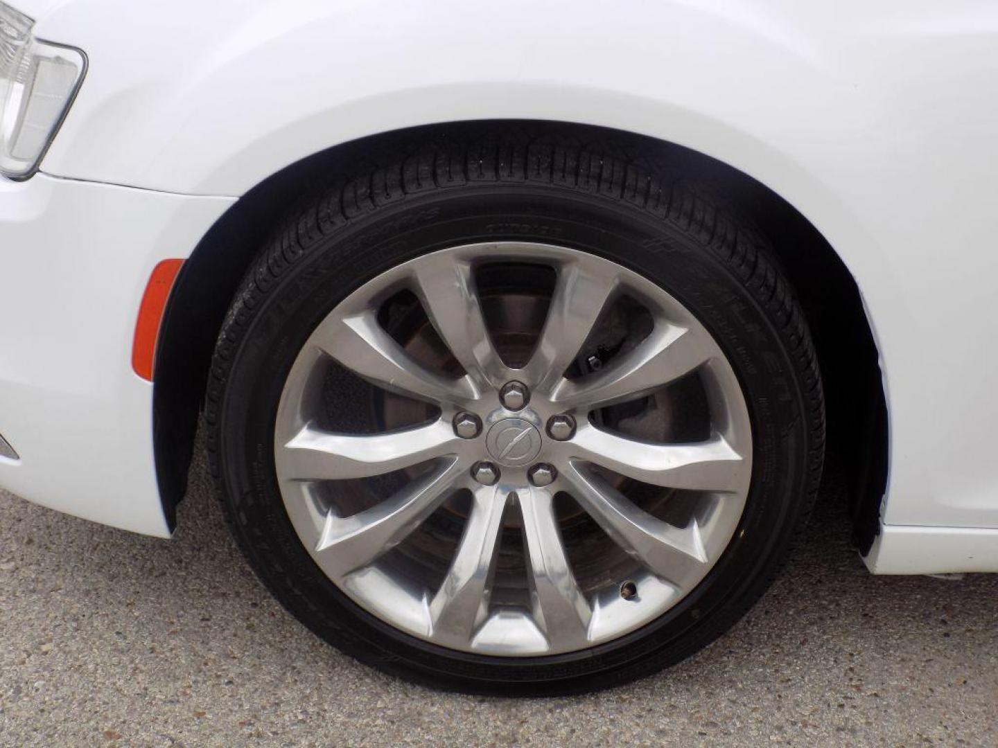 2018 WHITE CHRYSLER 300 TOURING (2C3CCAAG3JH) with an 3.6L engine, Automatic transmission, located at 830 E. Canino Rd., Houston, TX, 77037, (281) 405-0440, 38.358219, -81.729942 - Photo#12