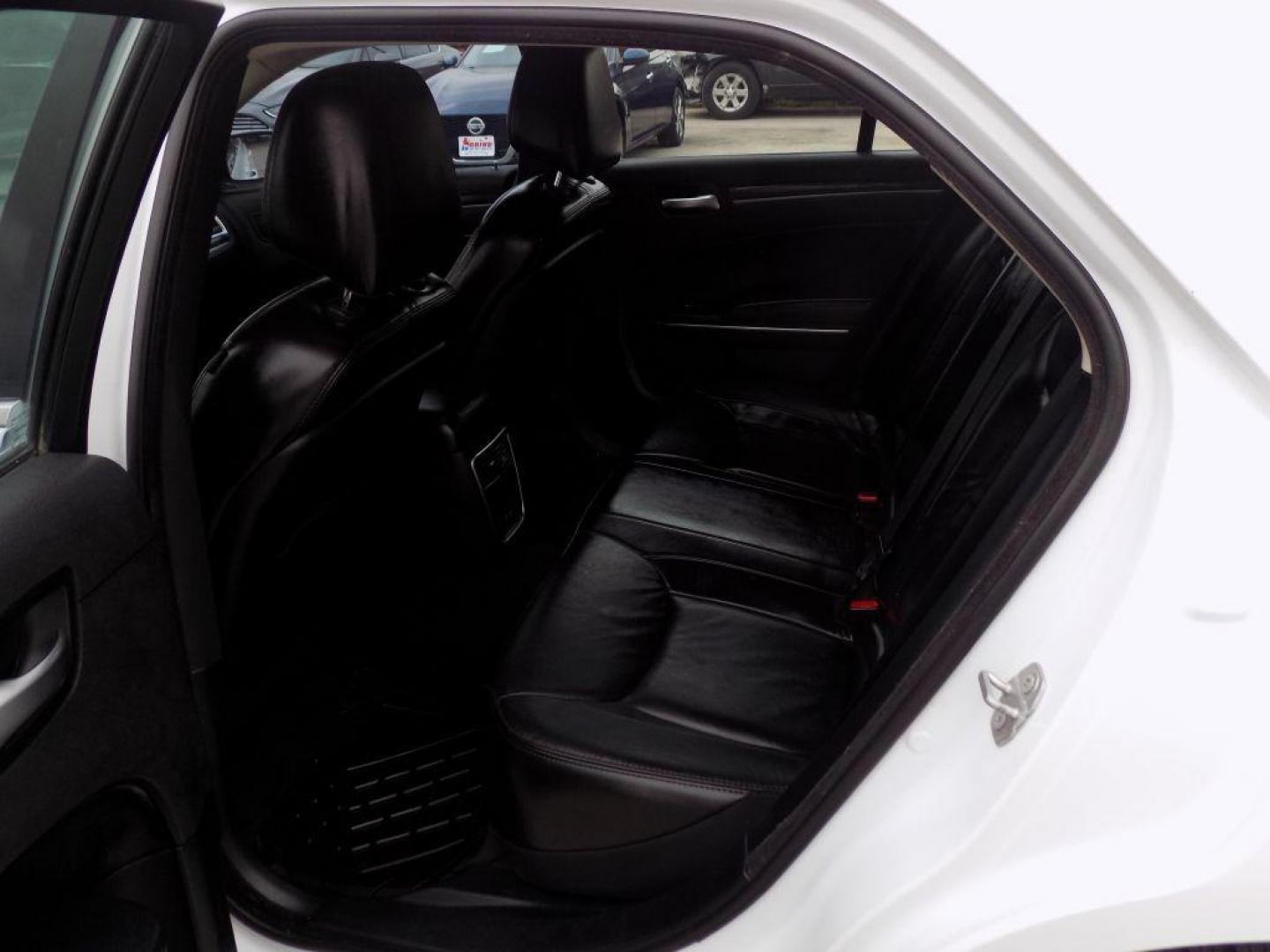 2018 WHITE CHRYSLER 300 TOURING (2C3CCAAG3JH) with an 3.6L engine, Automatic transmission, located at 830 E. Canino Rd., Houston, TX, 77037, (281) 405-0440, 38.358219, -81.729942 - Photo#17