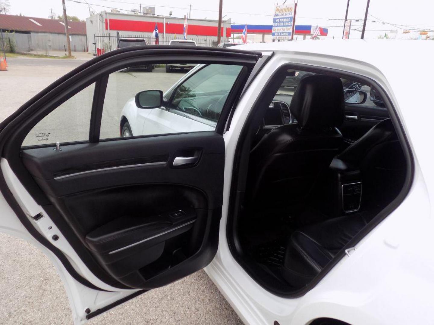 2018 WHITE CHRYSLER 300 TOURING (2C3CCAAG3JH) with an 3.6L engine, Automatic transmission, located at 830 E. Canino Rd., Houston, TX, 77037, (281) 405-0440, 38.358219, -81.729942 - Photo#18