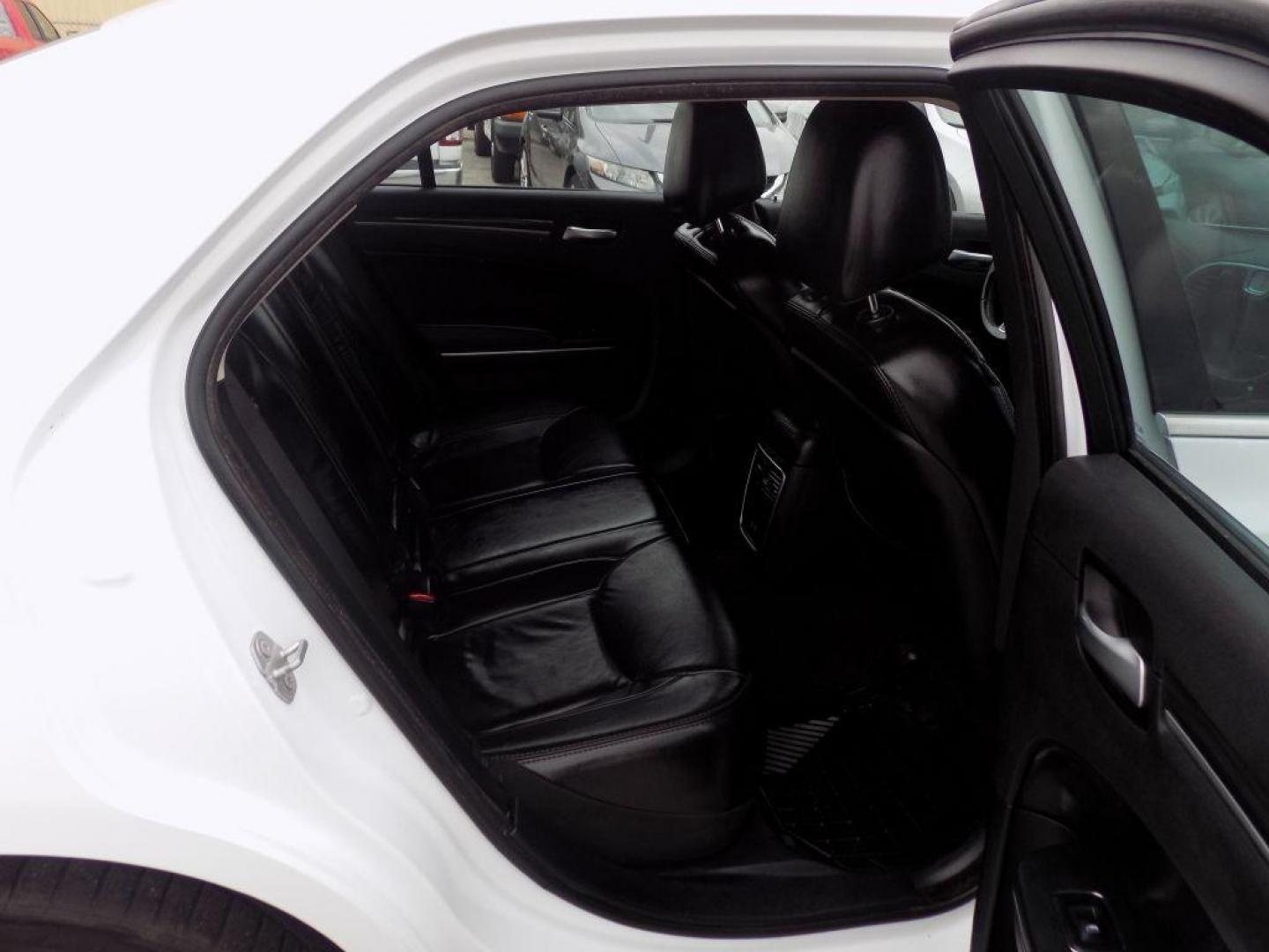 2018 WHITE CHRYSLER 300 TOURING (2C3CCAAG3JH) with an 3.6L engine, Automatic transmission, located at 830 E. Canino Rd., Houston, TX, 77037, (281) 405-0440, 38.358219, -81.729942 - Photo#19