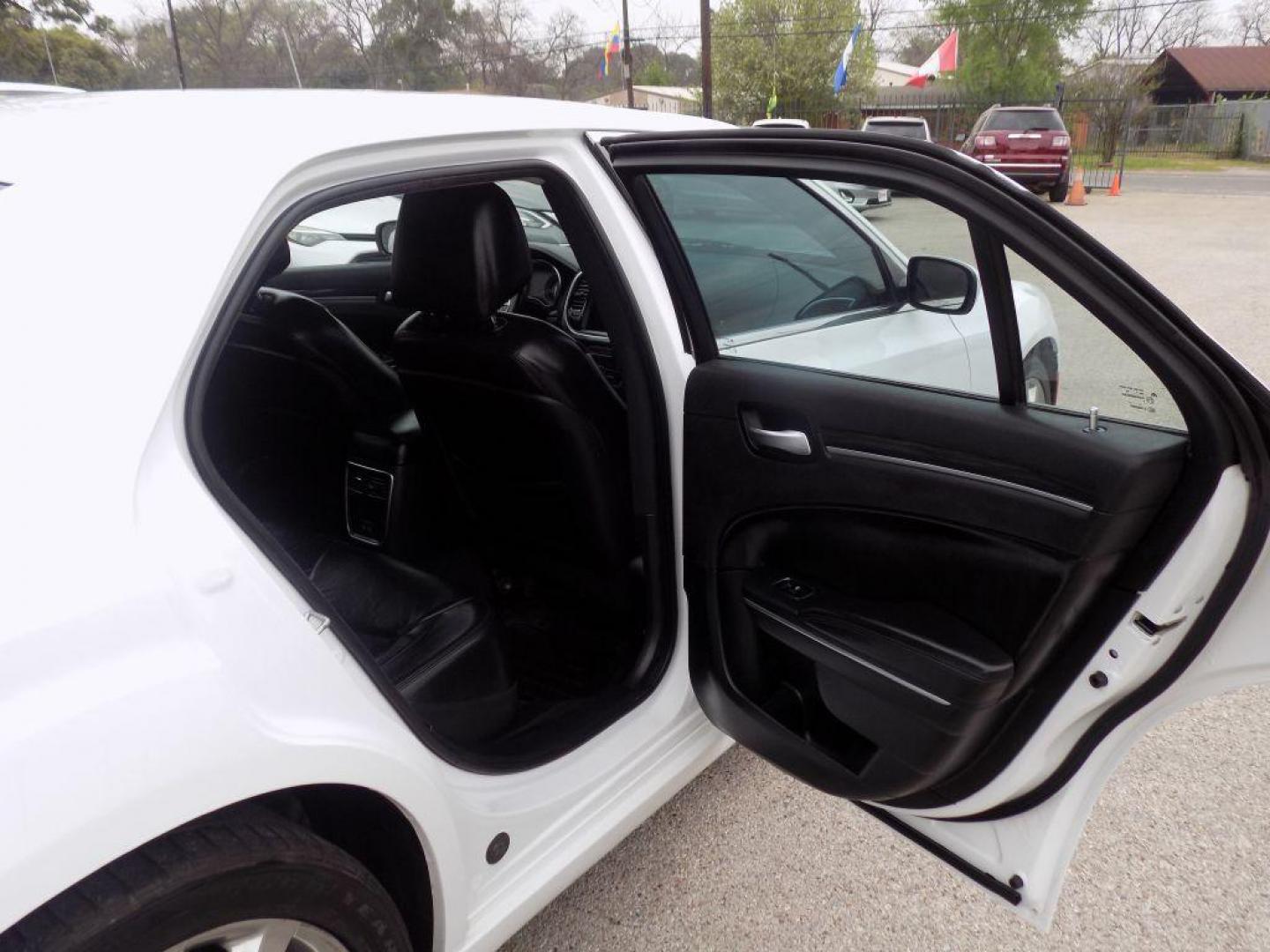 2018 WHITE CHRYSLER 300 TOURING (2C3CCAAG3JH) with an 3.6L engine, Automatic transmission, located at 830 E. Canino Rd., Houston, TX, 77037, (281) 405-0440, 38.358219, -81.729942 - Photo#20