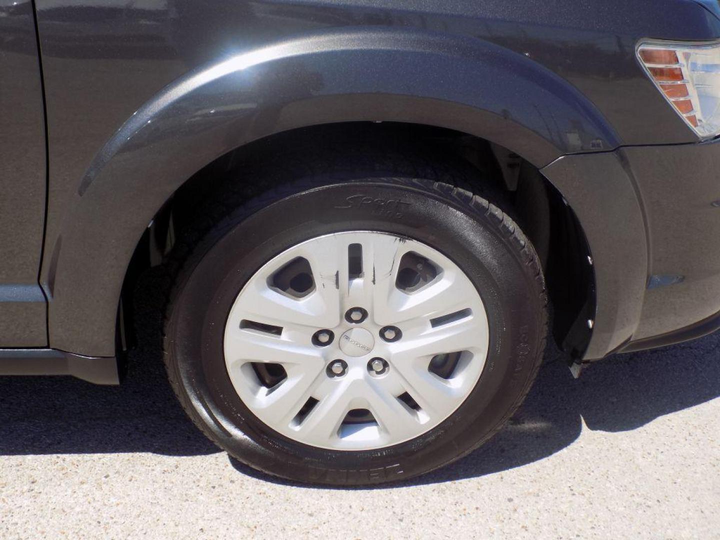 2015 GRAY DODGE JOURNEY SE (3C4PDCAB3FT) with an 2.4L engine, Automatic transmission, located at 830 E. Canino Rd., Houston, TX, 77037, (281) 405-0440, 38.358219, -81.729942 - VENGA A VISITARNOS A CANINO AUTO SALES. ENTRE CAMINANDO Y SALGA MANEJANDO. APROVACION GARANTIZADA CON REQUISITOS MINIMOS! PREGUNTEN POR JESSICA, MAY, O CARRIE PARA SU APROBACION SEGURA. ??830 E CANINO RD HOUSTON TX 77037 ??(281) 405-0440 come visit us today!! walk in/ drive out in minutes! - Photo#9