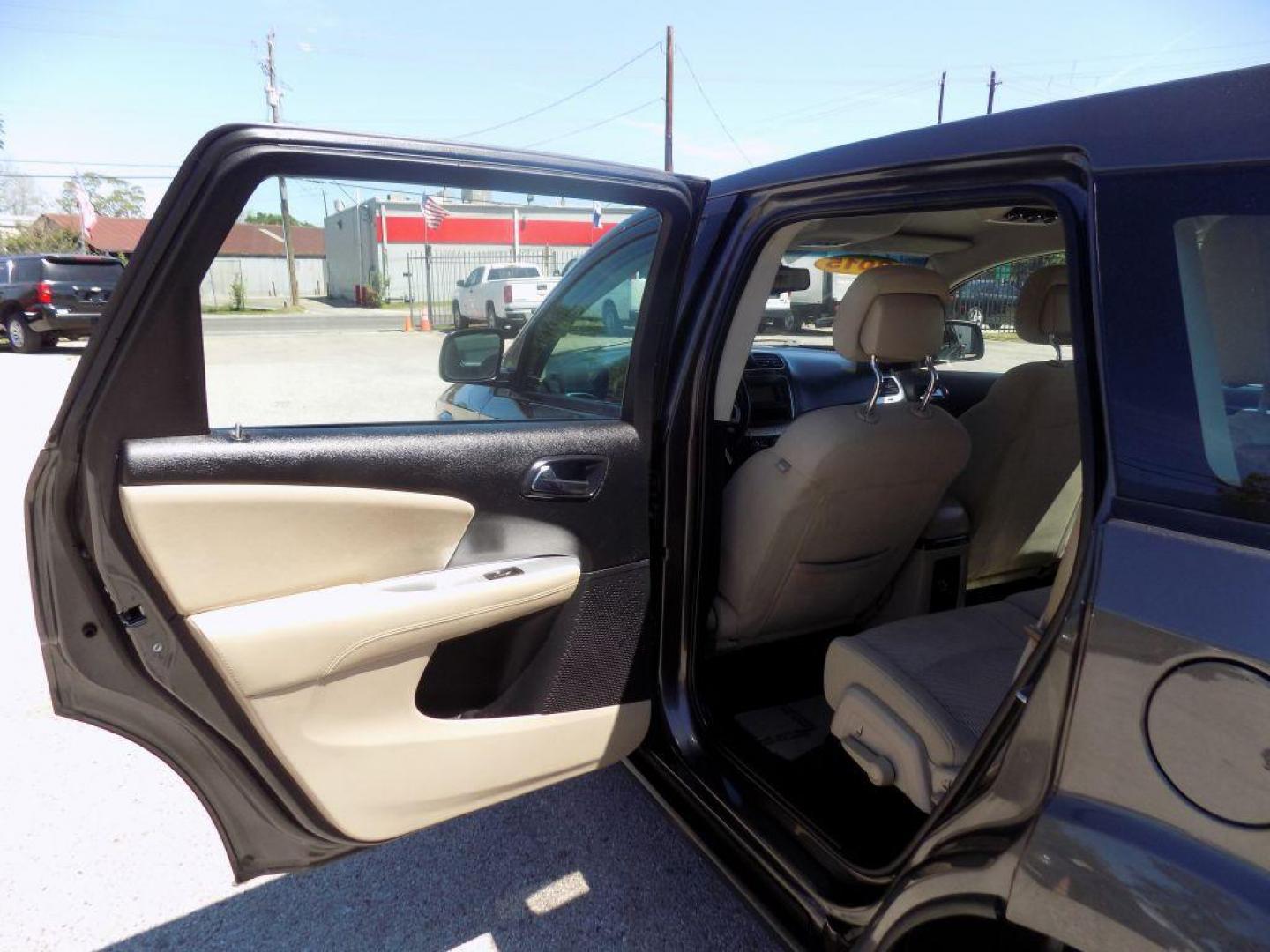 2015 GRAY DODGE JOURNEY SE (3C4PDCAB3FT) with an 2.4L engine, Automatic transmission, located at 830 E. Canino Rd., Houston, TX, 77037, (281) 405-0440, 38.358219, -81.729942 - VENGA A VISITARNOS A CANINO AUTO SALES. ENTRE CAMINANDO Y SALGA MANEJANDO. APROVACION GARANTIZADA CON REQUISITOS MINIMOS! PREGUNTEN POR JESSICA, MAY, O CARRIE PARA SU APROBACION SEGURA. ??830 E CANINO RD HOUSTON TX 77037 ??(281) 405-0440 come visit us today!! walk in/ drive out in minutes! - Photo#18