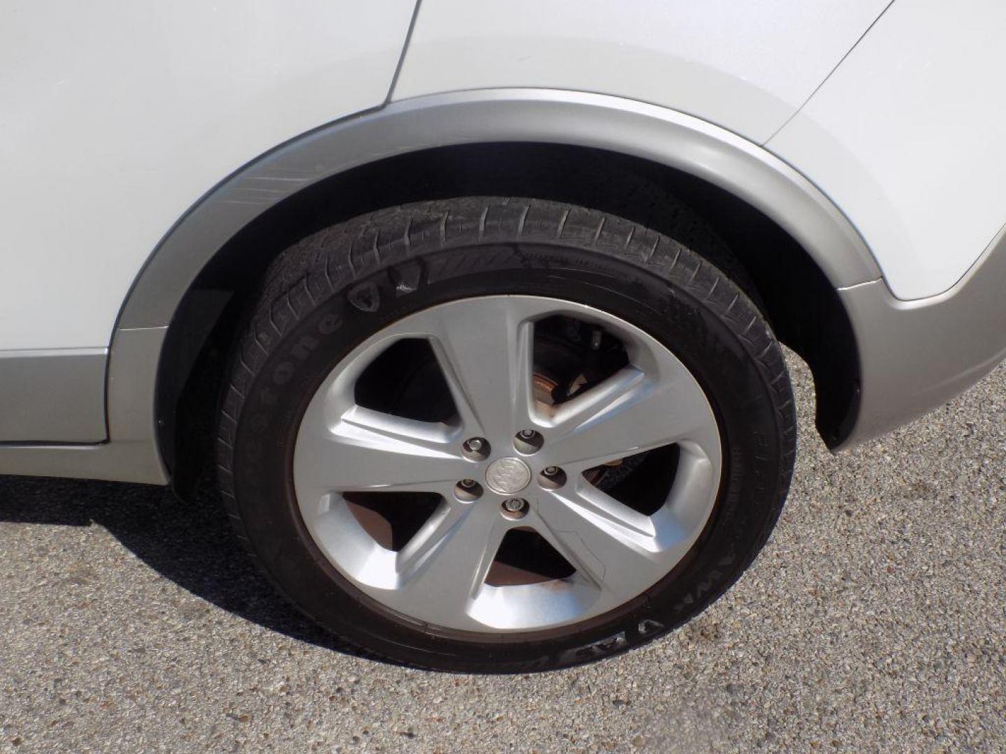 2015 WHITE BUICK ENCORE (KL4CJCSBXFB) with an 1.4L engine, Automatic transmission, located at 830 E. Canino Rd., Houston, TX, 77037, (281) 405-0440, 38.358219, -81.729942 - PRE APPROVACION FACIL, RAPIDA.... PROCESSO RAPIDO LLAMA O VISITANOS HOY MISMO ESTAMOS LOCALIZADOS EN EL 830 E. CANINO RD (ESQUINA CON AIRLINE) HOUSTON, TEXAS 777037 SU TRABAJO ES SU CREDITO!! ENTRE CAMINANDO Y SALGA MANEJANDO! LLAME YA AL (281) 405-0440 LE ESPERAMOS! - Photo#17