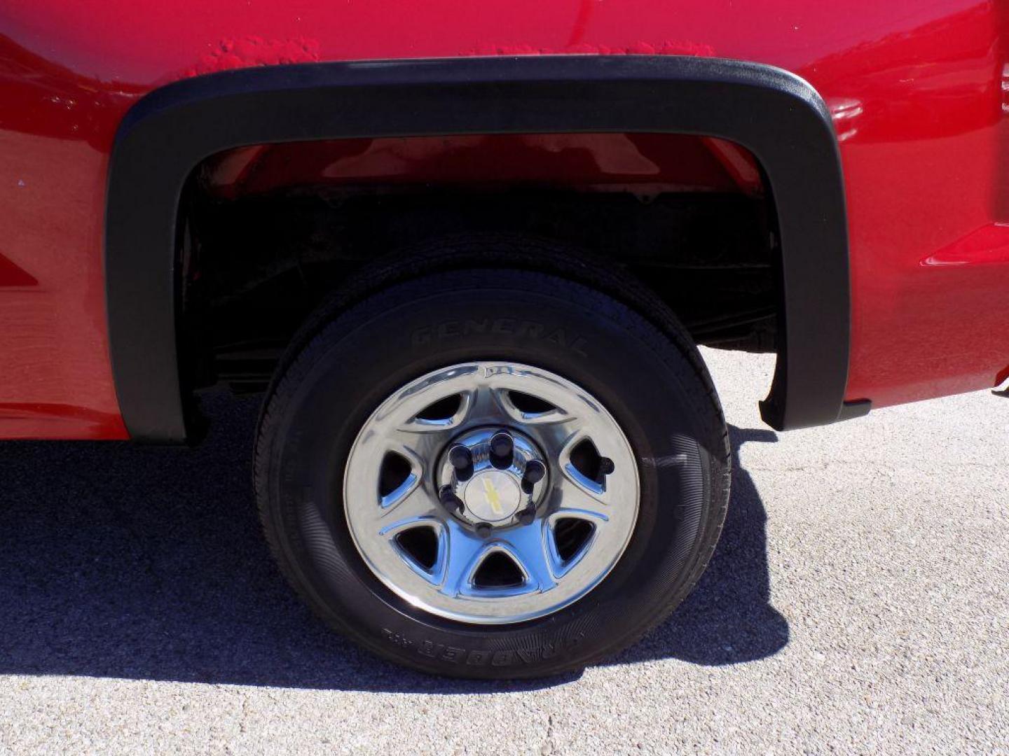 2014 RED CHEVROLET SILVERADO 1500 (1GCVKPEH0EZ) with an 4.3L engine, Automatic transmission, located at 830 E. Canino Rd., Houston, TX, 77037, (281) 405-0440, 38.358219, -81.729942 - CASH SPECIAL - Photo#23