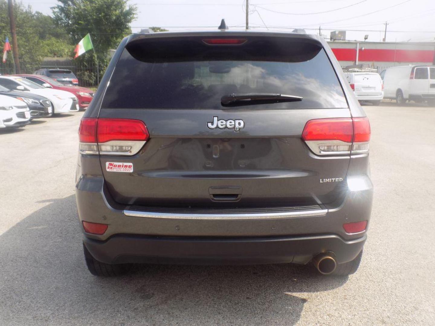 2018 GRAY JEEP GRAND CHEROKEE LIMITED (1C4RJEBG3JC) with an 3.6L engine, Automatic transmission, located at 830 E. Canino Rd., Houston, TX, 77037, (281) 405-0440, 38.358219, -81.729942 - Photo#2