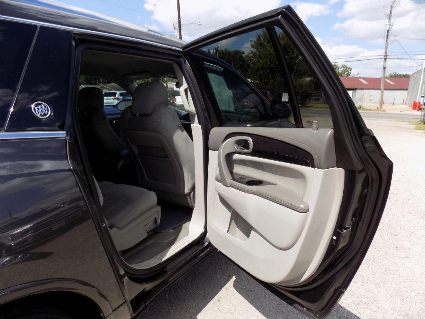 2016 GRAY BUICK ENCLAVE CONVENIENCE (5GAKRAKD0GJ) with an 3.6L engine, Automatic transmission, located at 830 E. Canino Rd., Houston, TX, 77037, (281) 405-0440, 38.358219, -81.729942 - Photo#16