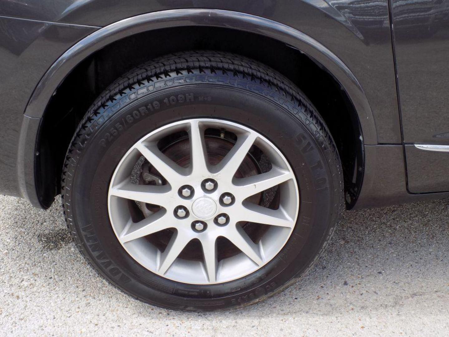 2016 GRAY BUICK ENCLAVE CONVENIENCE (5GAKRAKD0GJ) with an 3.6L engine, Automatic transmission, located at 830 E. Canino Rd., Houston, TX, 77037, (281) 405-0440, 38.358219, -81.729942 - Photo#20