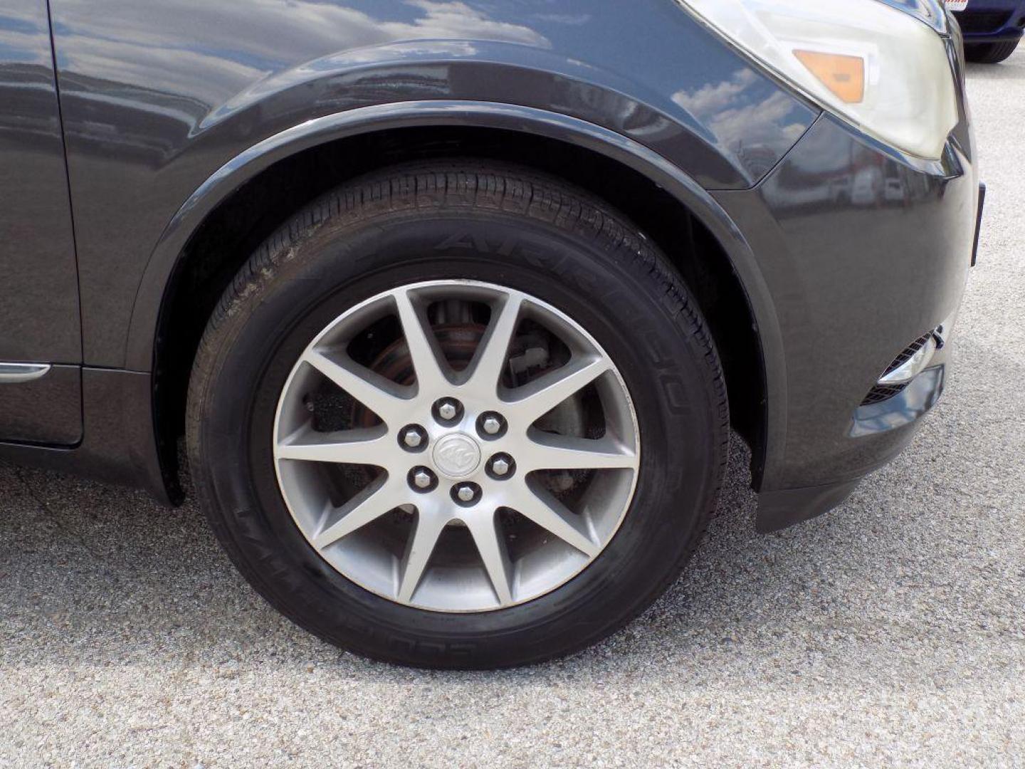 2016 GRAY BUICK ENCLAVE CONVENIENCE (5GAKRAKD0GJ) with an 3.6L engine, Automatic transmission, located at 830 E. Canino Rd., Houston, TX, 77037, (281) 405-0440, 38.358219, -81.729942 - Photo#21