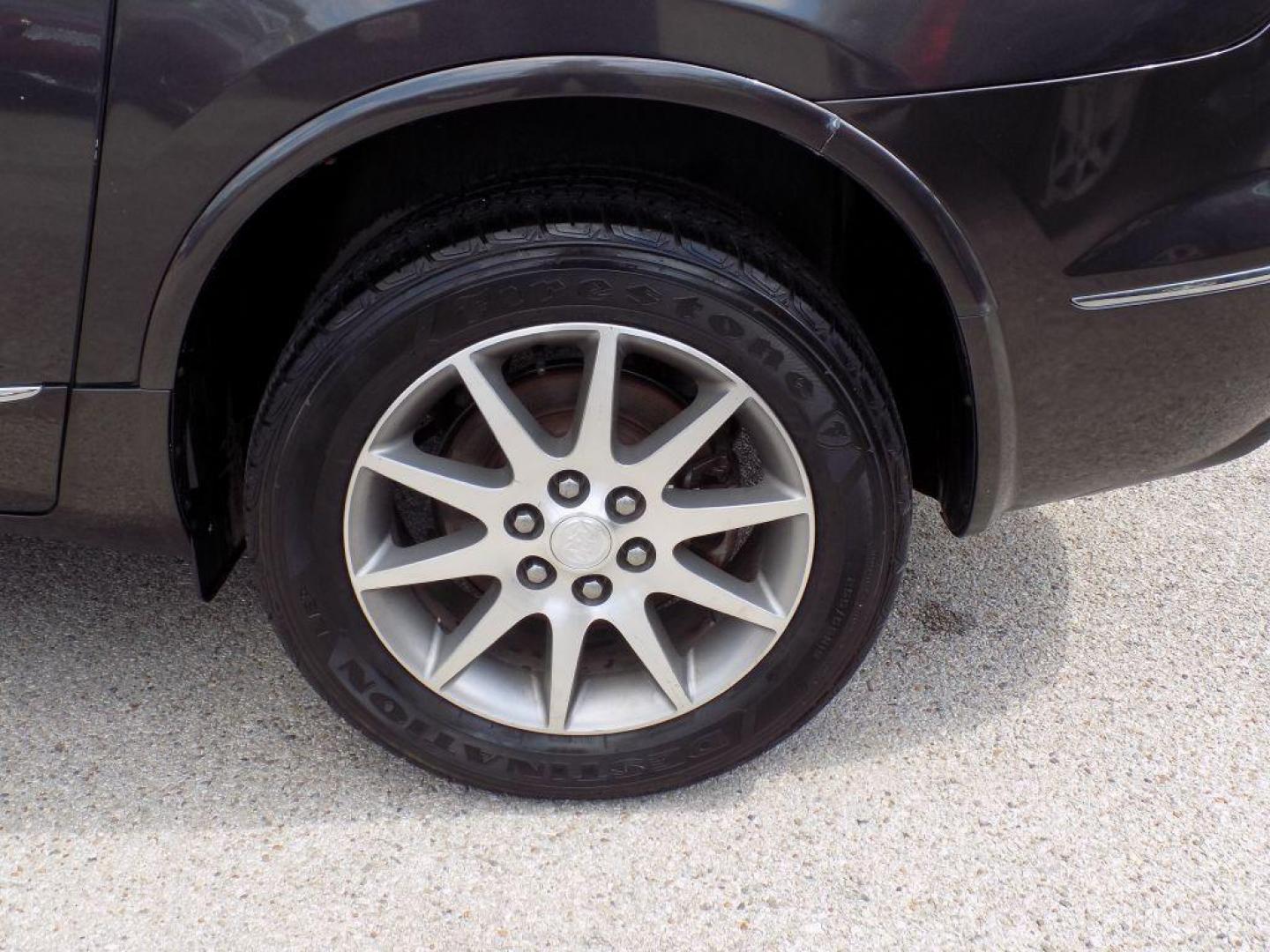 2016 GRAY BUICK ENCLAVE CONVENIENCE (5GAKRAKD0GJ) with an 3.6L engine, Automatic transmission, located at 830 E. Canino Rd., Houston, TX, 77037, (281) 405-0440, 38.358219, -81.729942 - Photo#23
