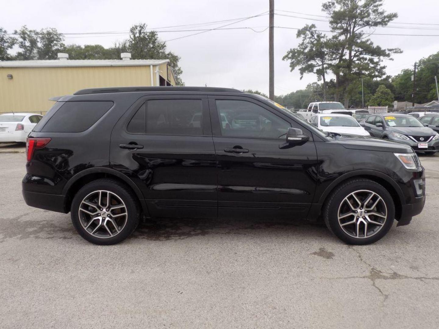 2016 BLACK FORD EXPLORER SPORT (1FM5K8GT6GG) with an 3.5L engine, Automatic transmission, located at 830 E. Canino Rd., Houston, TX, 77037, (281) 405-0440, 38.358219, -81.729942 - Photo#1