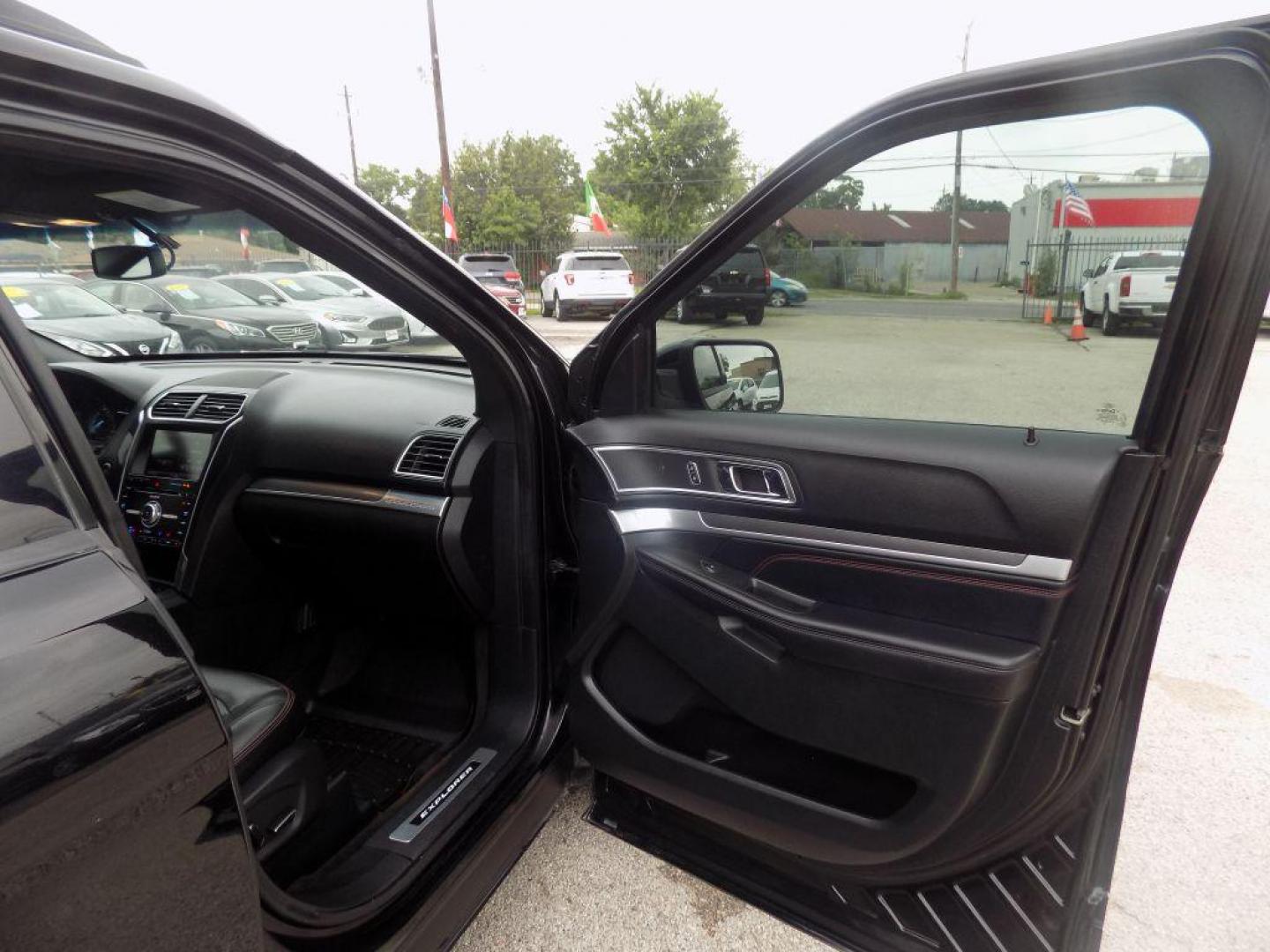 2016 BLACK FORD EXPLORER SPORT (1FM5K8GT6GG) with an 3.5L engine, Automatic transmission, located at 830 E. Canino Rd., Houston, TX, 77037, (281) 405-0440, 38.358219, -81.729942 - Photo#8
