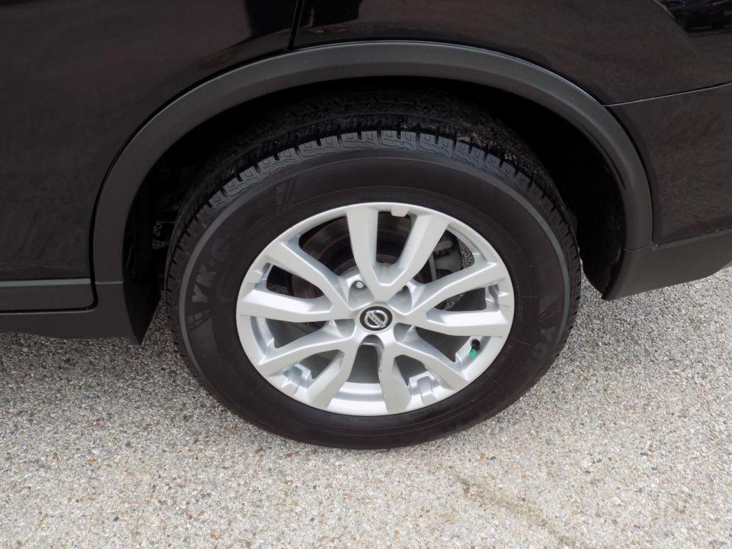 2018 BLACK NISSAN ROGUE S (KNMAT2MT3JP) with an 2.5L engine, Continuously Variable transmission, located at 830 E. Canino Rd., Houston, TX, 77037, (281) 405-0440, 38.358219, -81.729942 - Photo#18