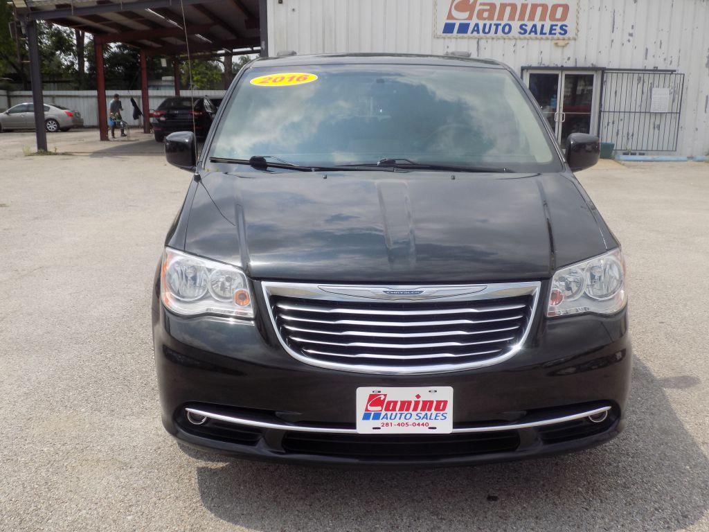 photo of 2016 CHRYSLER TOWN  and  COUNTRY 4DR