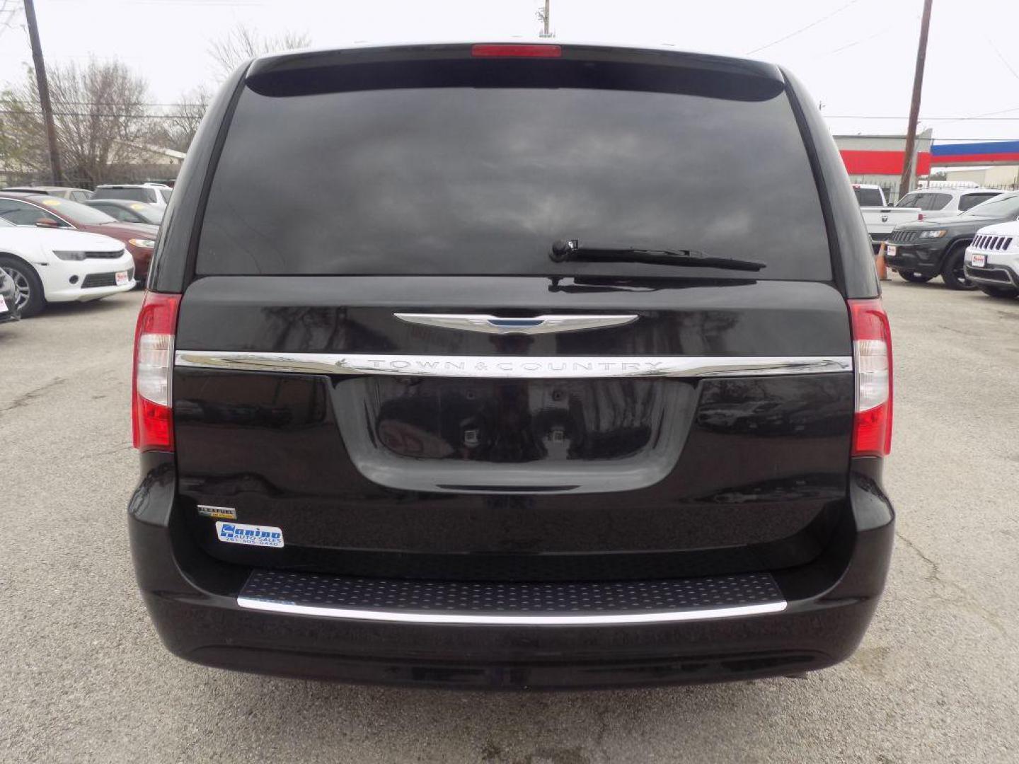 2016 BLACK CHRYSLER TOWN and COUNTRY TOURING (2C4RC1BG4GR) with an 3.6L engine, Automatic transmission, located at 830 E. Canino Rd., Houston, TX, 77037, (281) 405-0440, 38.358219, -81.729942 - Photo#3