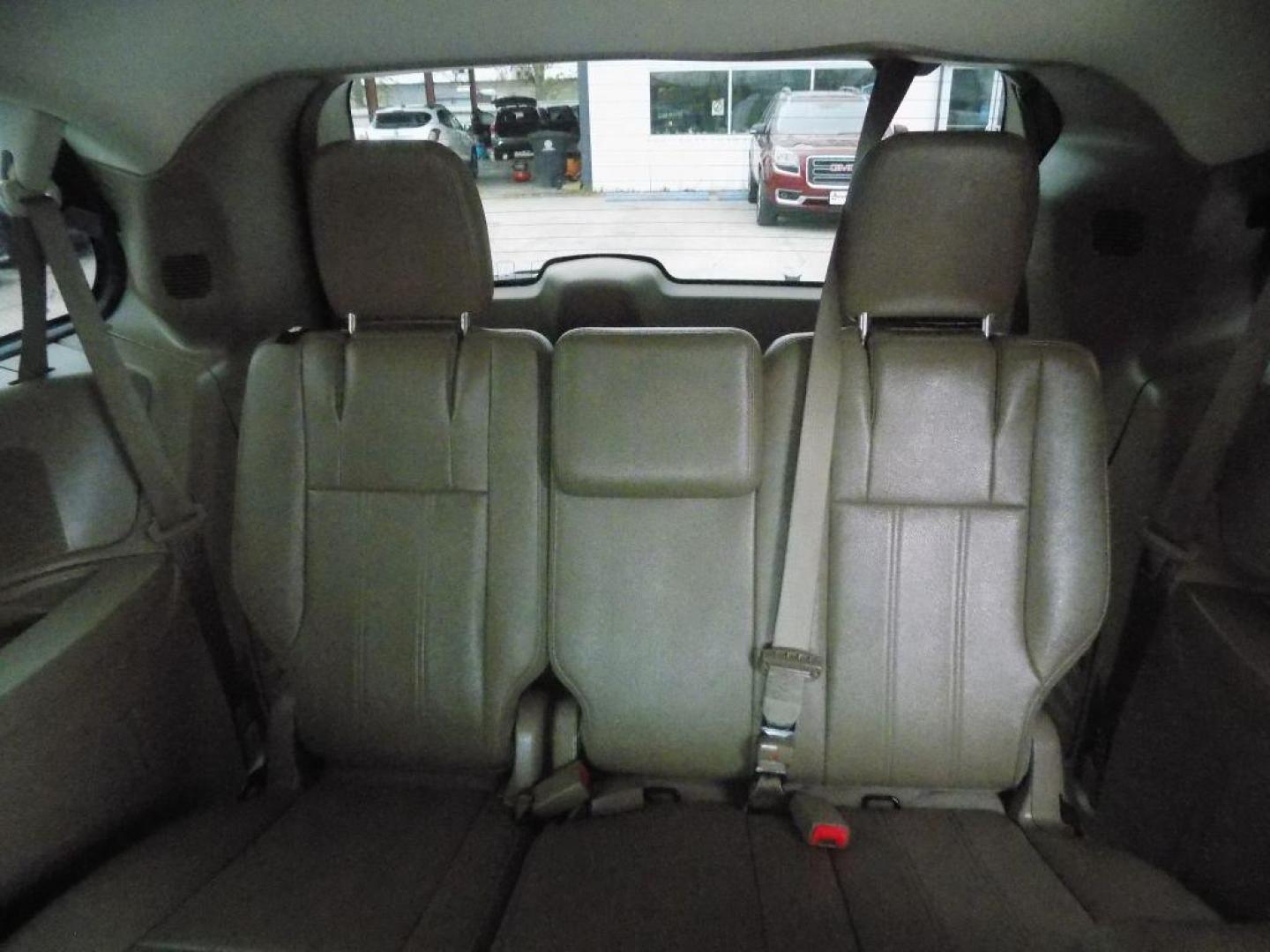 2016 BLACK CHRYSLER TOWN and COUNTRY TOURING (2C4RC1BG4GR) with an 3.6L engine, Automatic transmission, located at 830 E. Canino Rd., Houston, TX, 77037, (281) 405-0440, 38.358219, -81.729942 - Photo#18