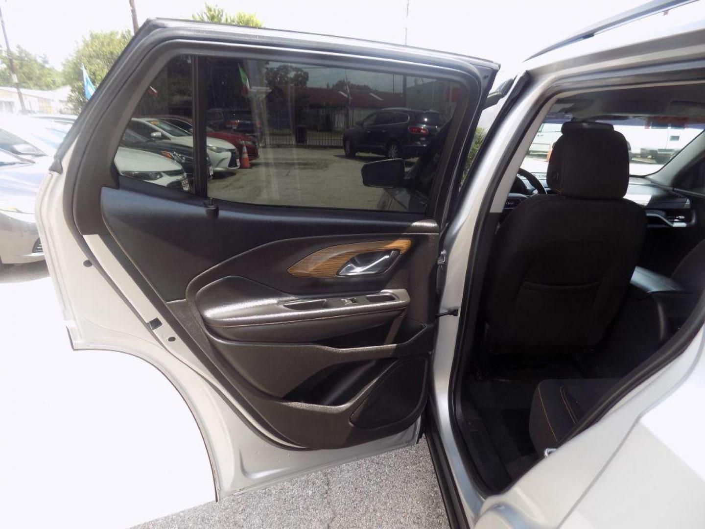 2018 SILVER GMC TERRAIN SLE (3GKALMEV6JL) with an 1.5L engine, Automatic transmission, located at 830 E. Canino Rd., Houston, TX, 77037, (281) 405-0440, 38.358219, -81.729942 - Mihigan title received 05/22/24 from manheim - Photo#12