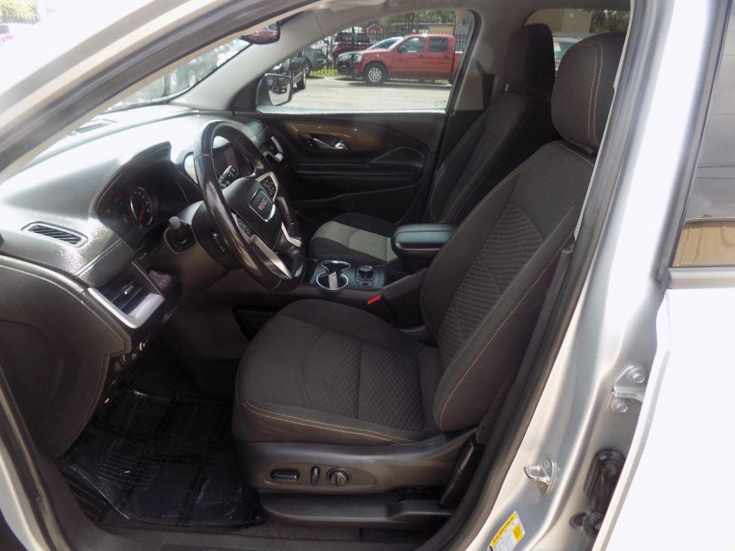 2018 SILVER GMC TERRAIN SLE (3GKALMEV6JL) with an 1.5L engine, Automatic transmission, located at 830 E. Canino Rd., Houston, TX, 77037, (281) 405-0440, 38.358219, -81.729942 - Mihigan title received 05/22/24 from manheim - Photo#17