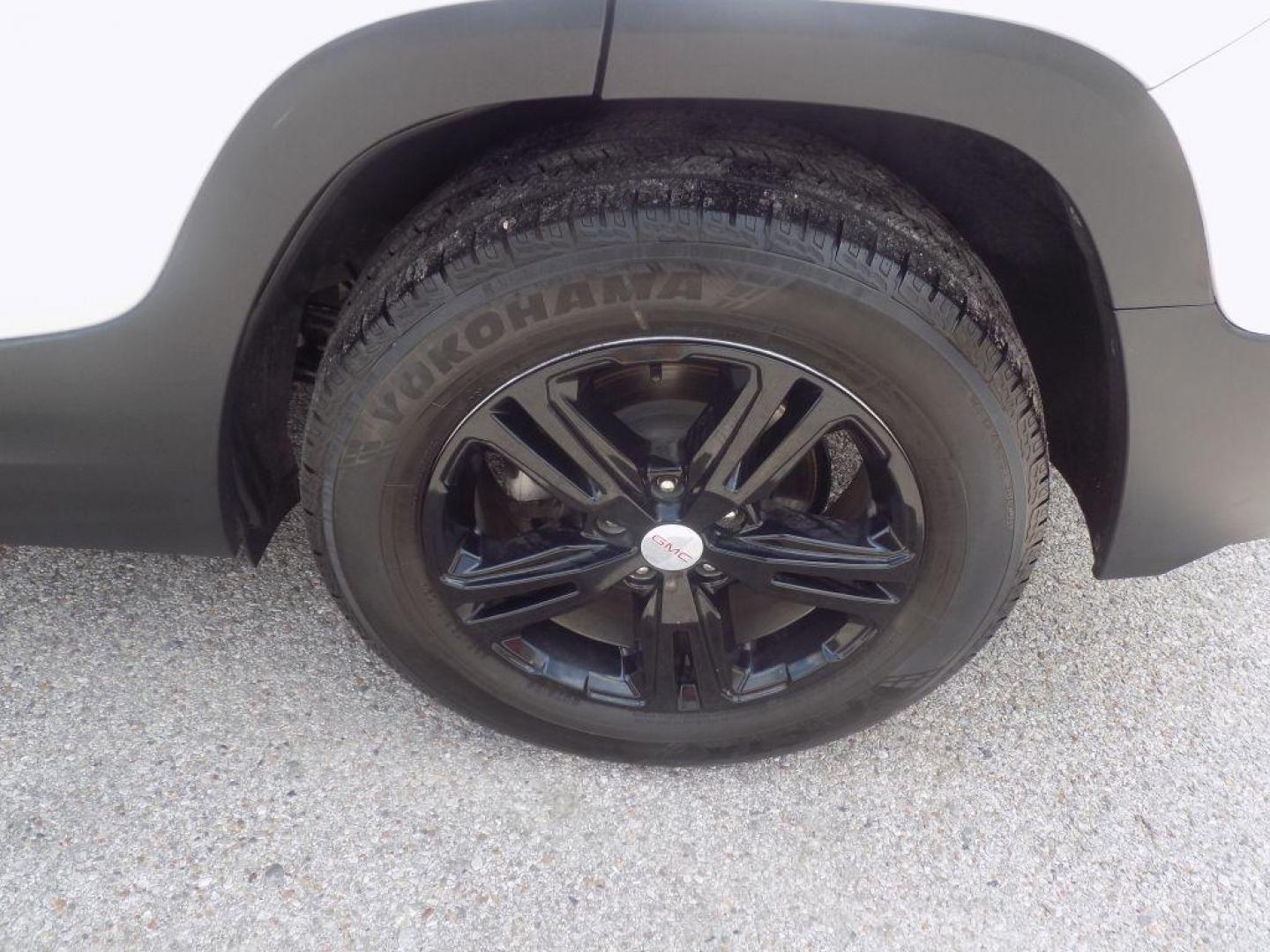 2018 SILVER GMC TERRAIN SLE (3GKALMEV6JL) with an 1.5L engine, Automatic transmission, located at 830 E. Canino Rd., Houston, TX, 77037, (281) 405-0440, 38.358219, -81.729942 - Mihigan title received 05/22/24 from manheim - Photo#18