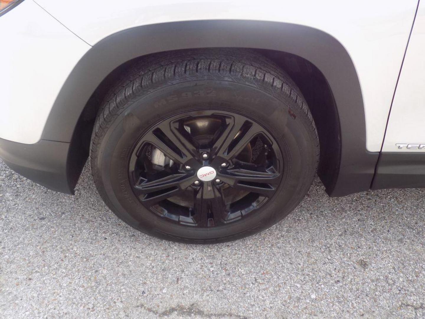 2018 SILVER GMC TERRAIN SLE (3GKALMEV6JL) with an 1.5L engine, Automatic transmission, located at 830 E. Canino Rd., Houston, TX, 77037, (281) 405-0440, 38.358219, -81.729942 - Mihigan title received 05/22/24 from manheim - Photo#19