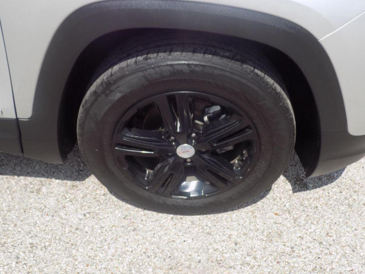 2018 SILVER GMC TERRAIN SLE (3GKALMEV6JL) with an 1.5L engine, Automatic transmission, located at 830 E. Canino Rd., Houston, TX, 77037, (281) 405-0440, 38.358219, -81.729942 - Mihigan title received 05/22/24 from manheim - Photo#20