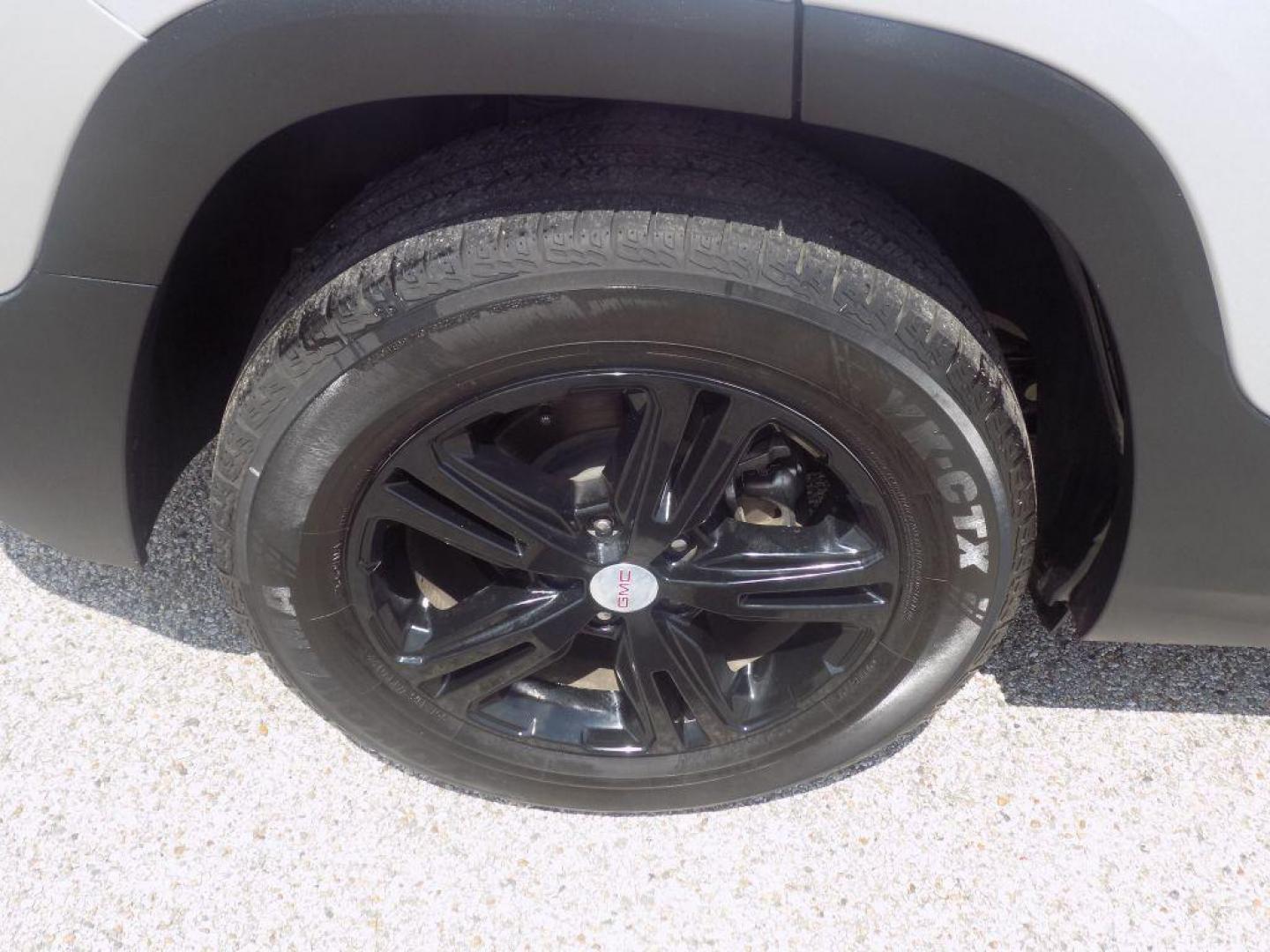 2018 SILVER GMC TERRAIN SLE (3GKALMEV6JL) with an 1.5L engine, Automatic transmission, located at 830 E. Canino Rd., Houston, TX, 77037, (281) 405-0440, 38.358219, -81.729942 - Mihigan title received 05/22/24 from manheim - Photo#21