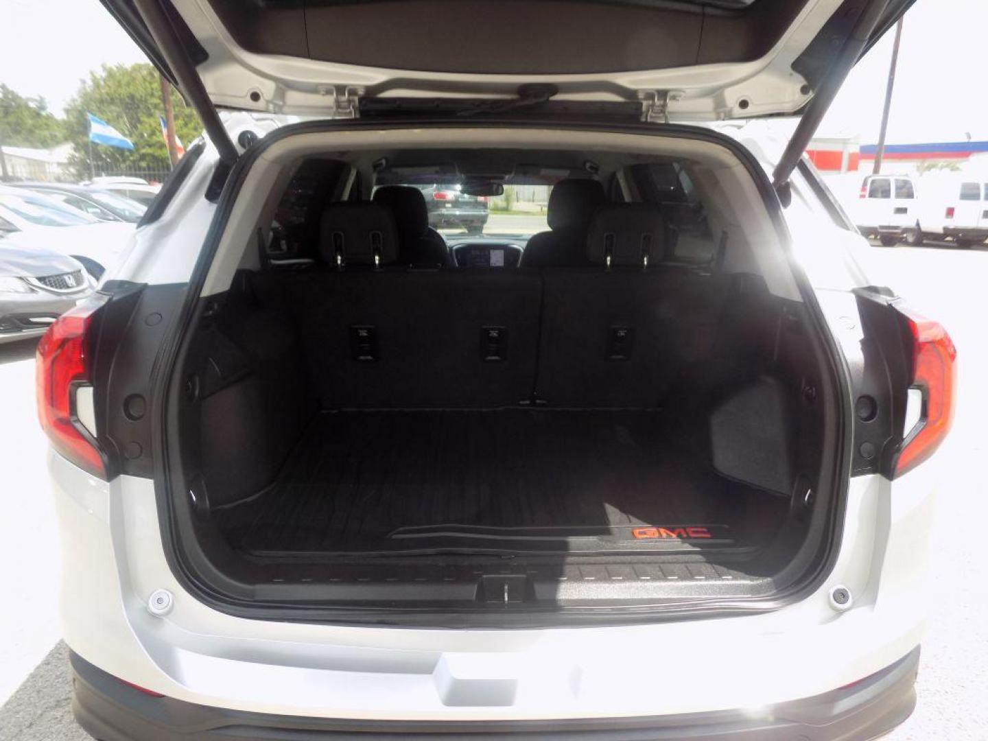 2018 SILVER GMC TERRAIN SLE (3GKALMEV6JL) with an 1.5L engine, Automatic transmission, located at 830 E. Canino Rd., Houston, TX, 77037, (281) 405-0440, 38.358219, -81.729942 - Mihigan title received 05/22/24 from manheim - Photo#22