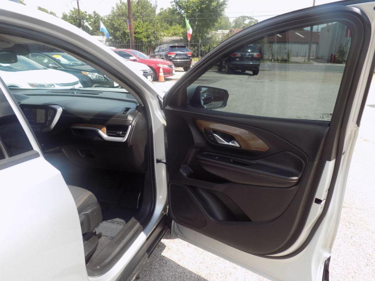 2018 SILVER GMC TERRAIN SLE (3GKALMEV6JL) with an 1.5L engine, Automatic transmission, located at 830 E. Canino Rd., Houston, TX, 77037, (281) 405-0440, 38.358219, -81.729942 - Mihigan title received 05/22/24 from manheim - Photo#8