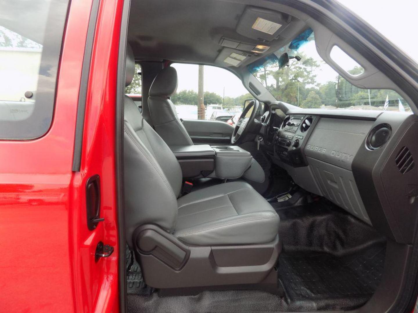 2015 RED FORD F250 SUPER DUTY XL (1FT7X2B64FE) with an 6.2L engine, Automatic transmission, located at 830 E. Canino Rd., Houston, TX, 77037, (281) 405-0440, 38.358219, -81.729942 - Photo#9