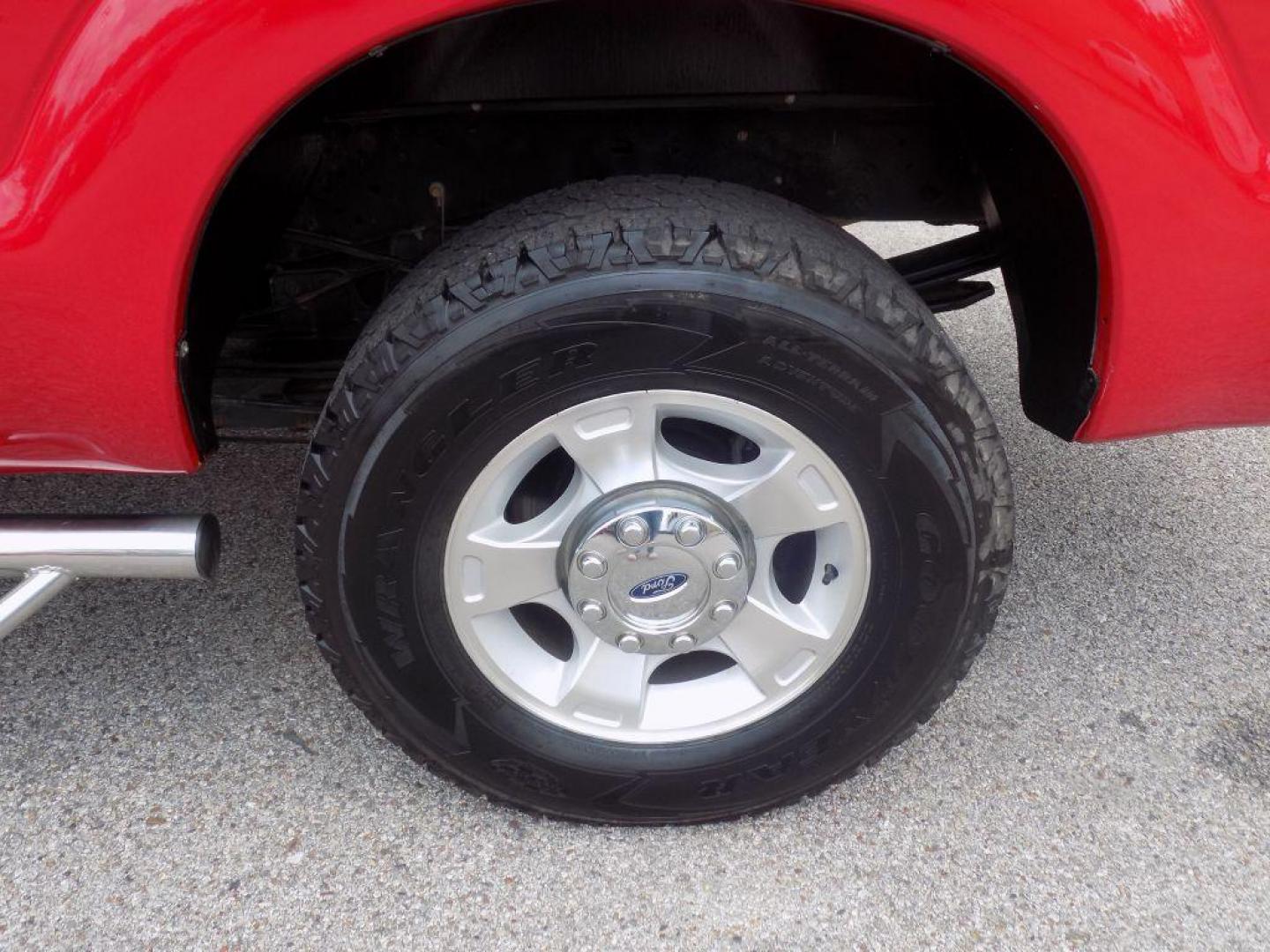 2015 RED FORD F250 SUPER DUTY XL (1FT7X2B64FE) with an 6.2L engine, Automatic transmission, located at 830 E. Canino Rd., Houston, TX, 77037, (281) 405-0440, 38.358219, -81.729942 - Photo#16