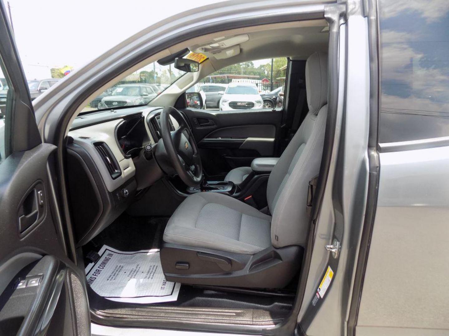 2018 GRAY CHEVROLET COLORADO (1GCHSBEA7J1) with an 2.5L engine, Automatic transmission, located at 830 E. Canino Rd., Houston, TX, 77037, (281) 405-0440, 38.358219, -81.729942 - Photo#11