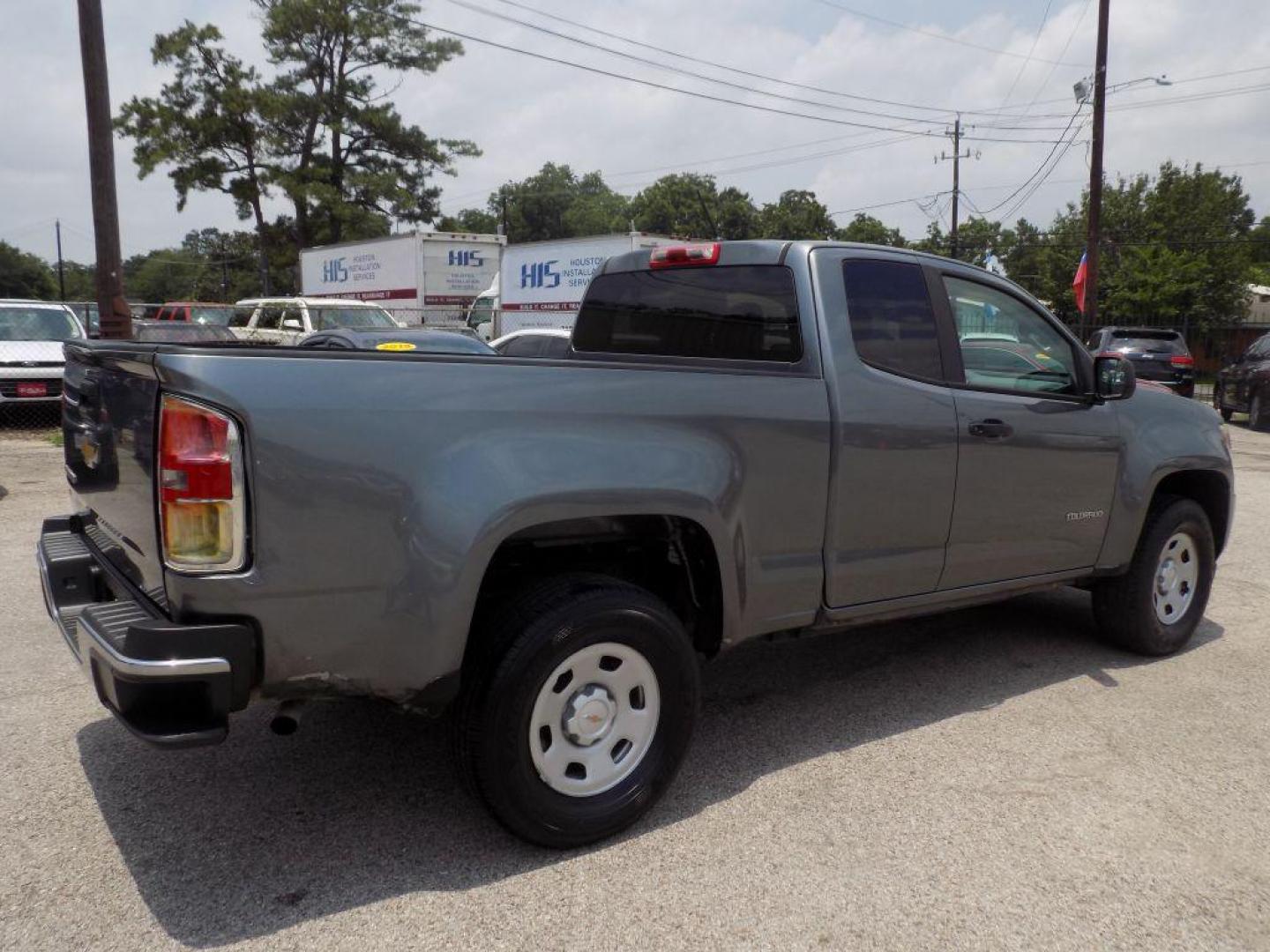 2018 GRAY CHEVROLET COLORADO (1GCHSBEA7J1) with an 2.5L engine, Automatic transmission, located at 830 E. Canino Rd., Houston, TX, 77037, (281) 405-0440, 38.358219, -81.729942 - Photo#7