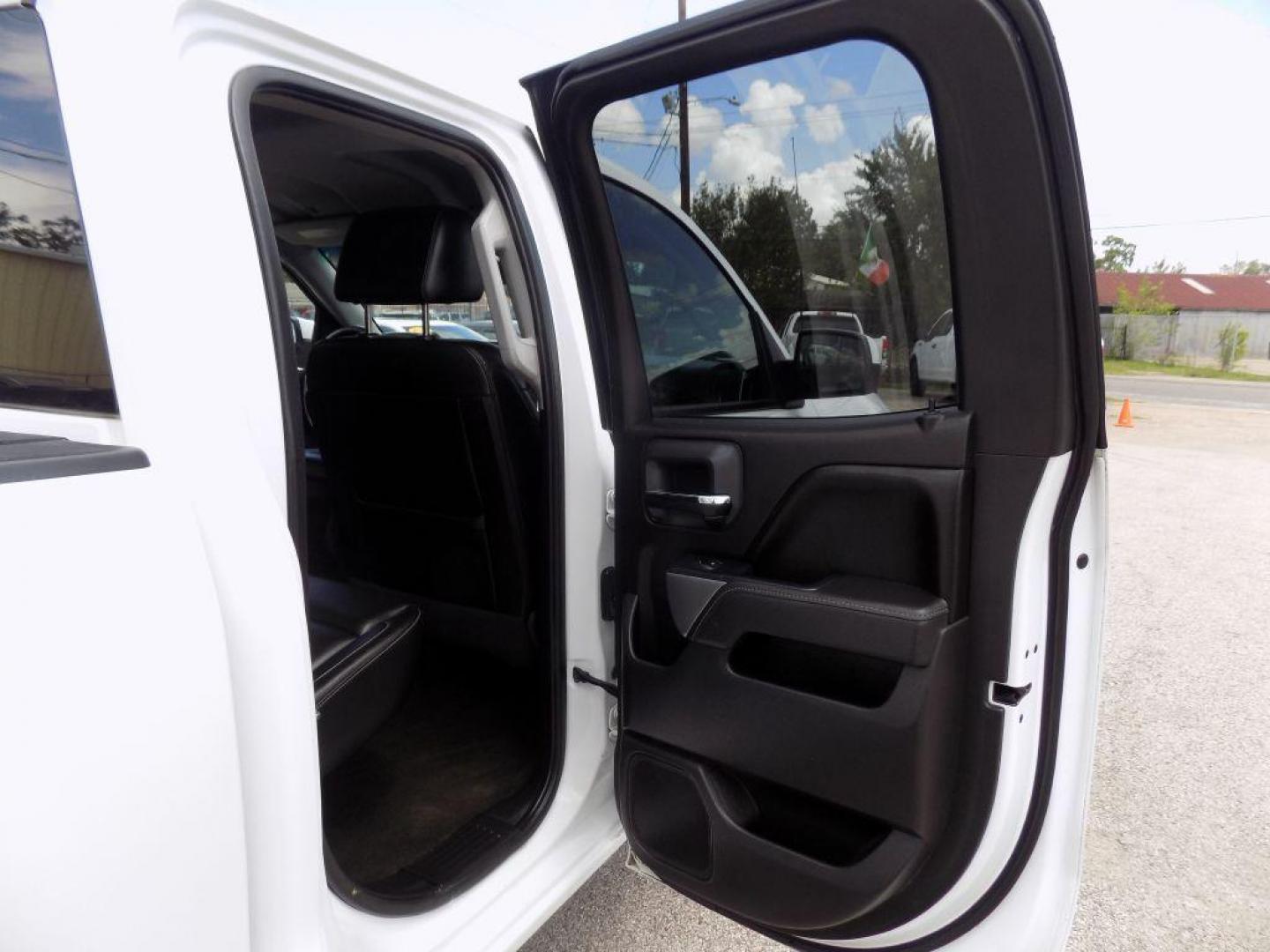 2016 WHITE CHEVROLET SILVERADO 1500 LT (1GCRCREC2GZ) with an 5.3L engine, Automatic transmission, located at 830 E. Canino Rd., Houston, TX, 77037, (281) 405-0440, 38.358219, -81.729942 - Photo#10
