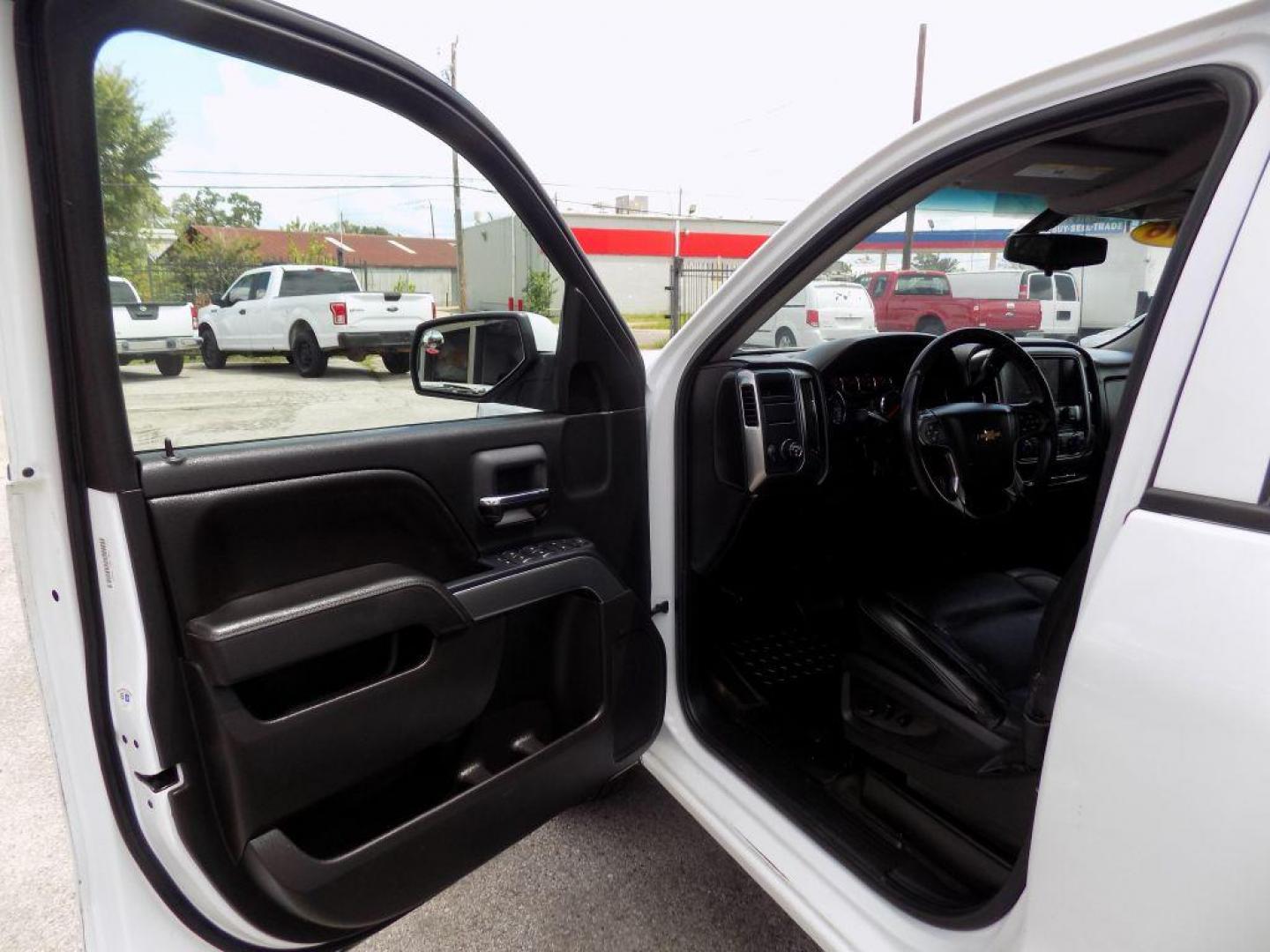 2016 WHITE CHEVROLET SILVERADO 1500 LT (1GCRCREC2GZ) with an 5.3L engine, Automatic transmission, located at 830 E. Canino Rd., Houston, TX, 77037, (281) 405-0440, 38.358219, -81.729942 - Photo#15