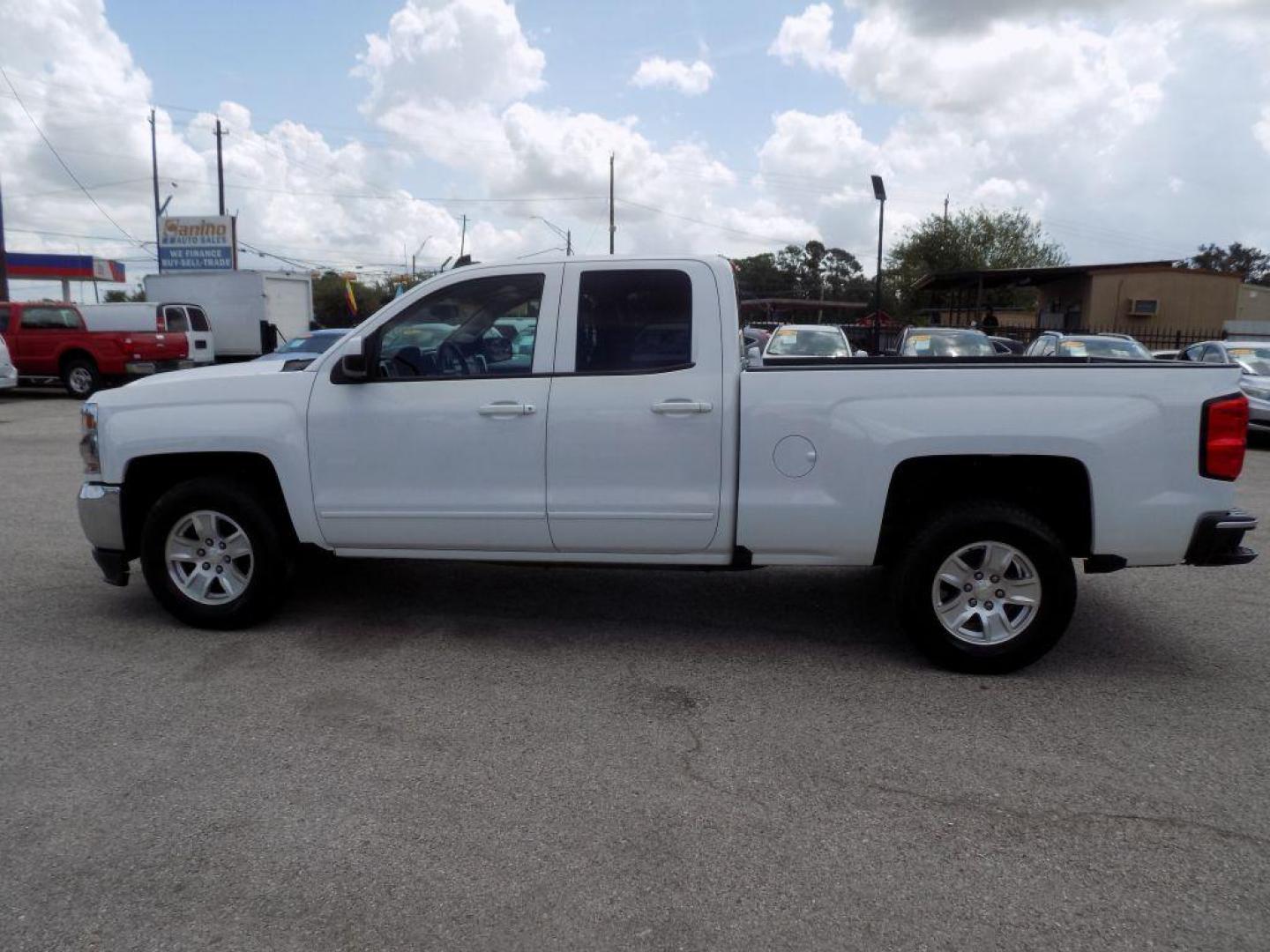 2016 WHITE CHEVROLET SILVERADO 1500 LT (1GCRCREC2GZ) with an 5.3L engine, Automatic transmission, located at 830 E. Canino Rd., Houston, TX, 77037, (281) 405-0440, 38.358219, -81.729942 - Photo#3