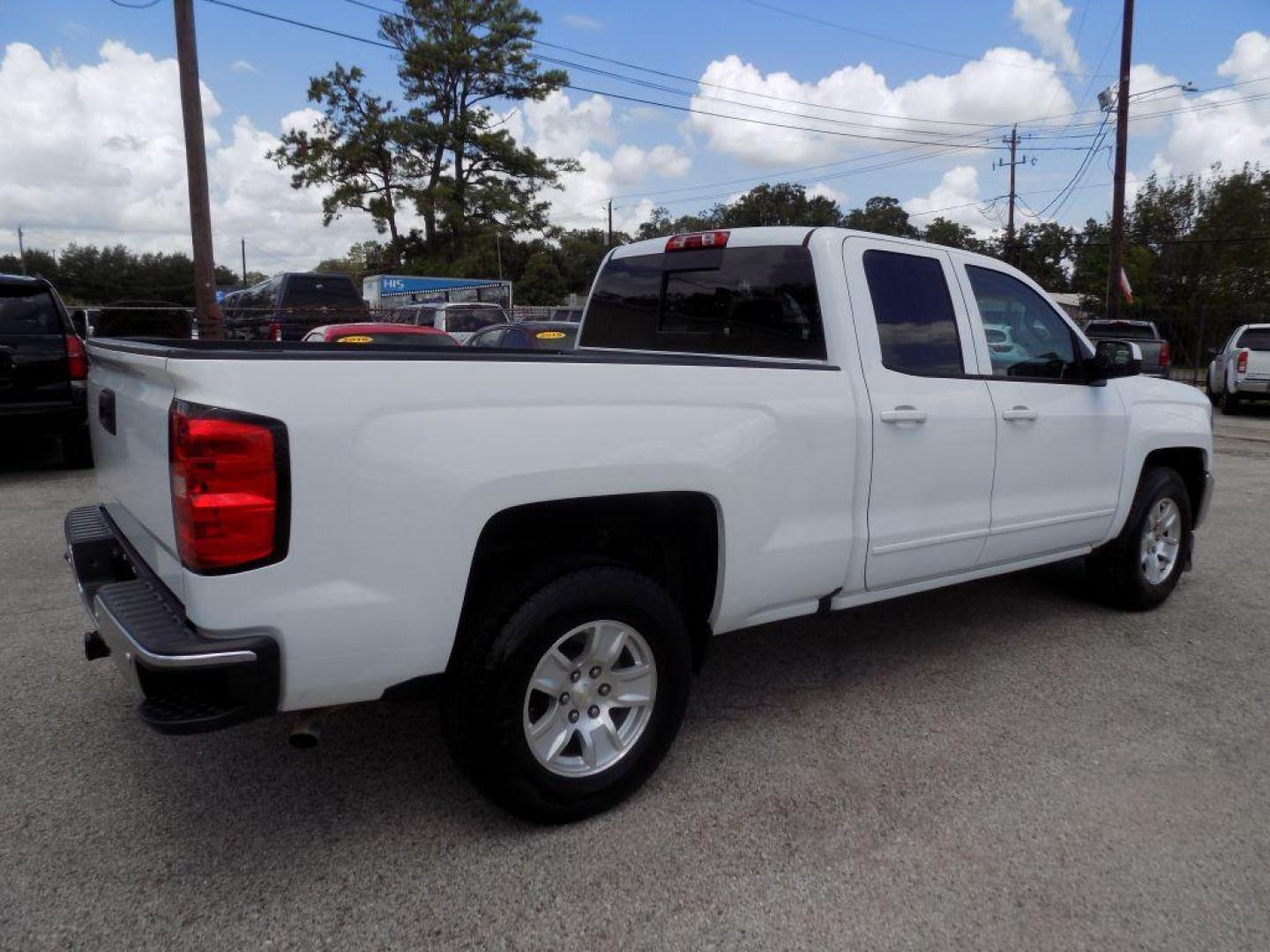 2016 WHITE CHEVROLET SILVERADO 1500 LT (1GCRCREC2GZ) with an 5.3L engine, Automatic transmission, located at 830 E. Canino Rd., Houston, TX, 77037, (281) 405-0440, 38.358219, -81.729942 - Photo#7