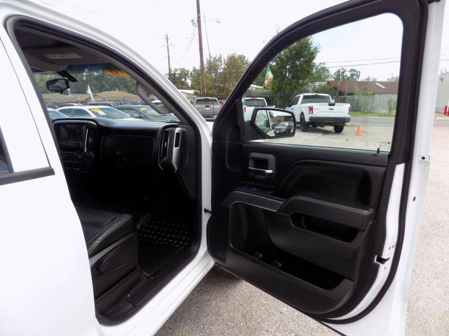 2016 WHITE CHEVROLET SILVERADO 1500 LT (1GCRCREC2GZ) with an 5.3L engine, Automatic transmission, located at 830 E. Canino Rd., Houston, TX, 77037, (281) 405-0440, 38.358219, -81.729942 - Photo#8
