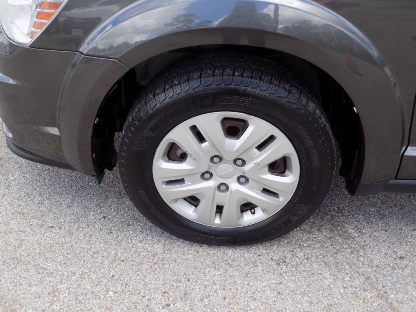 2016 GRAY DODGE JOURNEY SE (3C4PDCAB8GT) with an 2.4L engine, Automatic transmission, located at 830 E. Canino Rd., Houston, TX, 77037, (281) 405-0440, 38.358219, -81.729942 - Photo#19