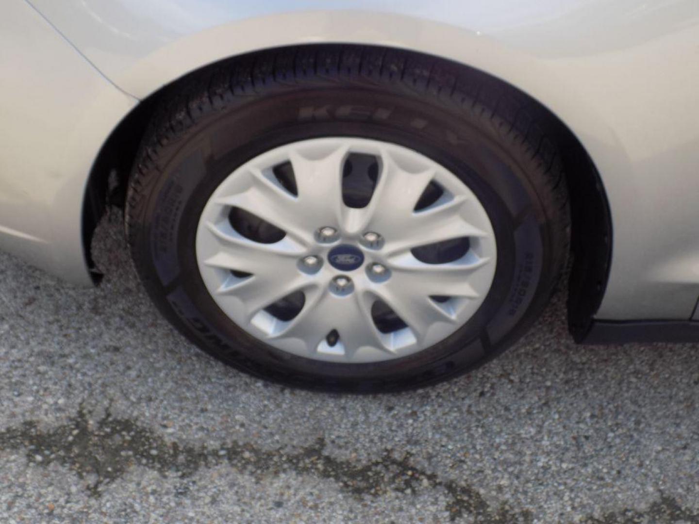 2020 SILVER FORD FUSION S (3FA6P0G78LR) with an 2.5L engine, Automatic transmission, located at 830 E. Canino Rd., Houston, TX, 77037, (281) 405-0440, 38.358219, -81.729942 - GPSSOA#866238067785476 - Photo#19