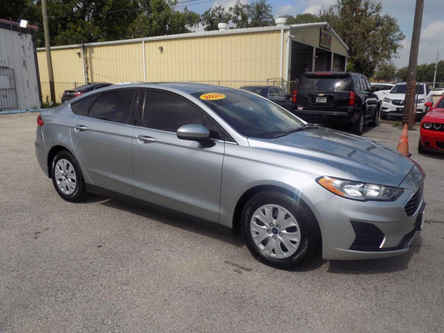 2020 SILVER FORD FUSION S (3FA6P0G78LR) with an 2.5L engine, Automatic transmission, located at 830 E. Canino Rd., Houston, TX, 77037, (281) 405-0440, 38.358219, -81.729942 - GPSSOA#866238067785476 - Photo#6