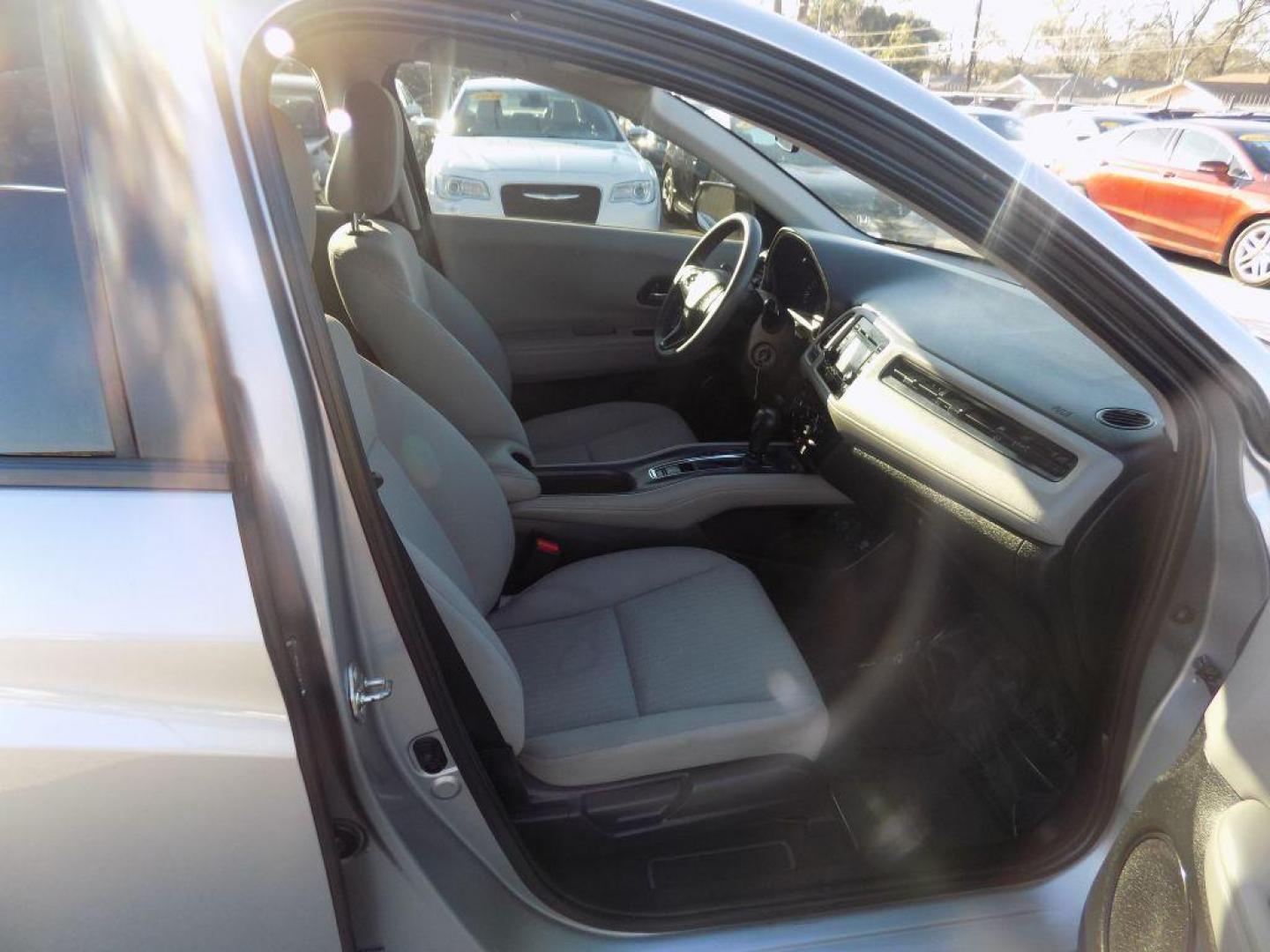 2018 SILVER HONDA HR-V LX (3CZRU5H3XJG) with an 1.8L engine, Continuously Variable transmission, located at 830 E. Canino Rd., Houston, TX, 77037, (281) 405-0440, 38.358219, -81.729942 - Photo#9