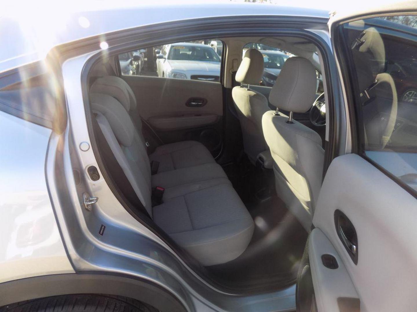 2018 SILVER HONDA HR-V LX (3CZRU5H3XJG) with an 1.8L engine, Continuously Variable transmission, located at 830 E. Canino Rd., Houston, TX, 77037, (281) 405-0440, 38.358219, -81.729942 - Photo#11