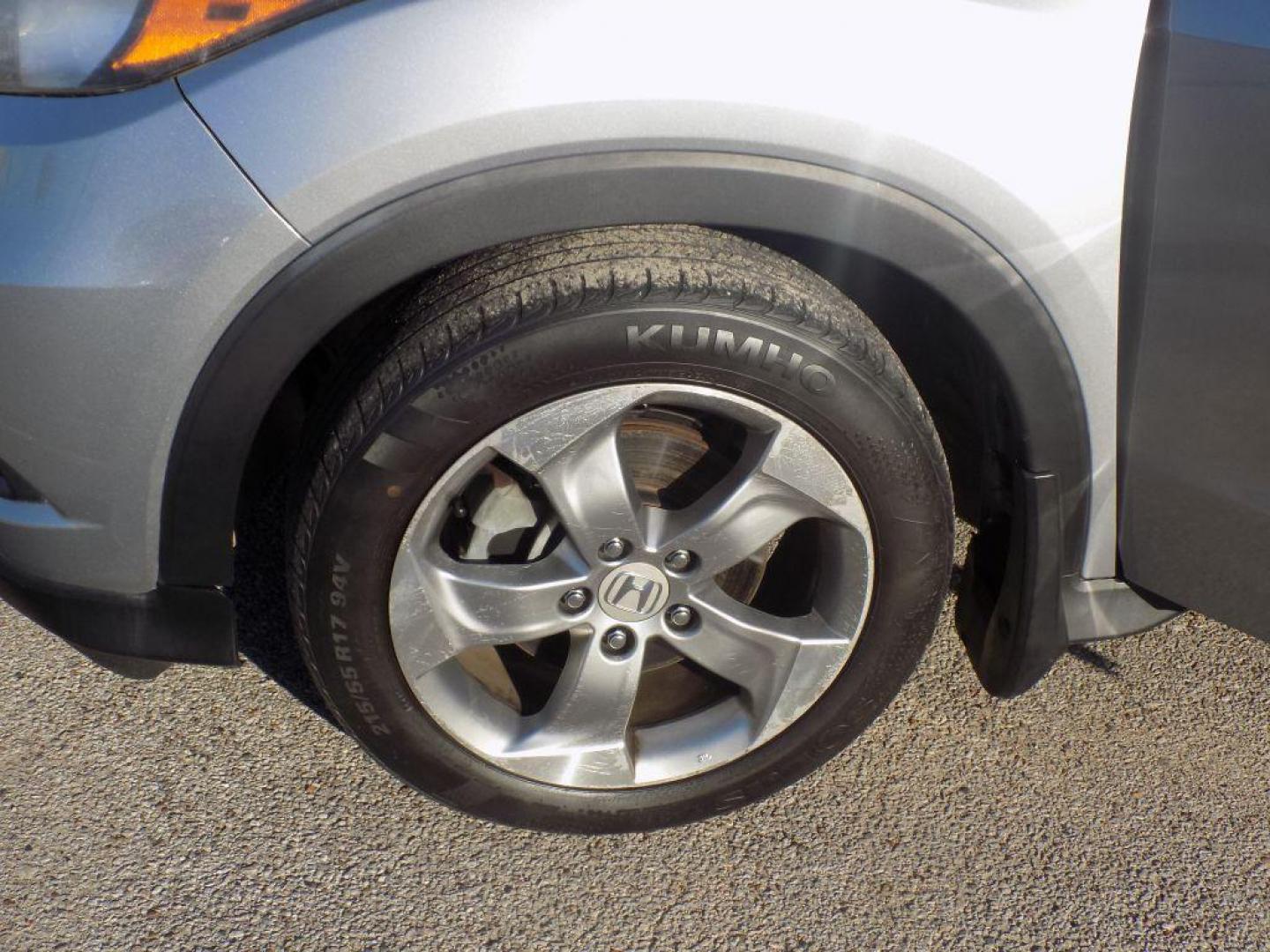 2018 SILVER HONDA HR-V LX (3CZRU5H3XJG) with an 1.8L engine, Continuously Variable transmission, located at 830 E. Canino Rd., Houston, TX, 77037, (281) 405-0440, 38.358219, -81.729942 - Photo#18