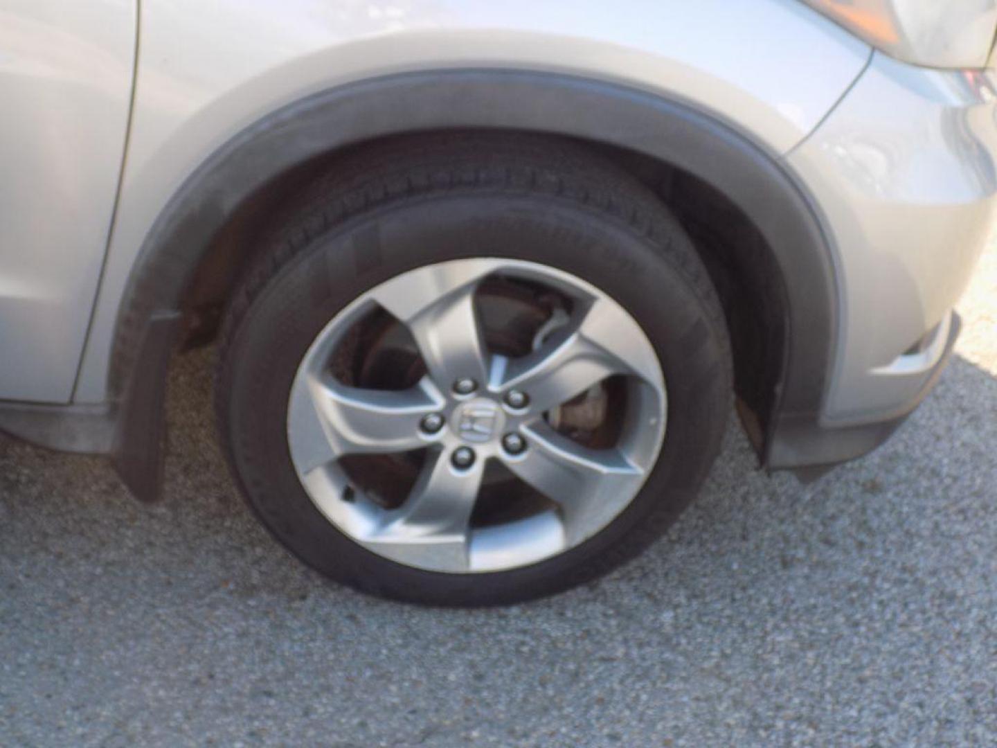 2018 SILVER HONDA HR-V LX (3CZRU5H3XJG) with an 1.8L engine, Continuously Variable transmission, located at 830 E. Canino Rd., Houston, TX, 77037, (281) 405-0440, 38.358219, -81.729942 - Photo#19